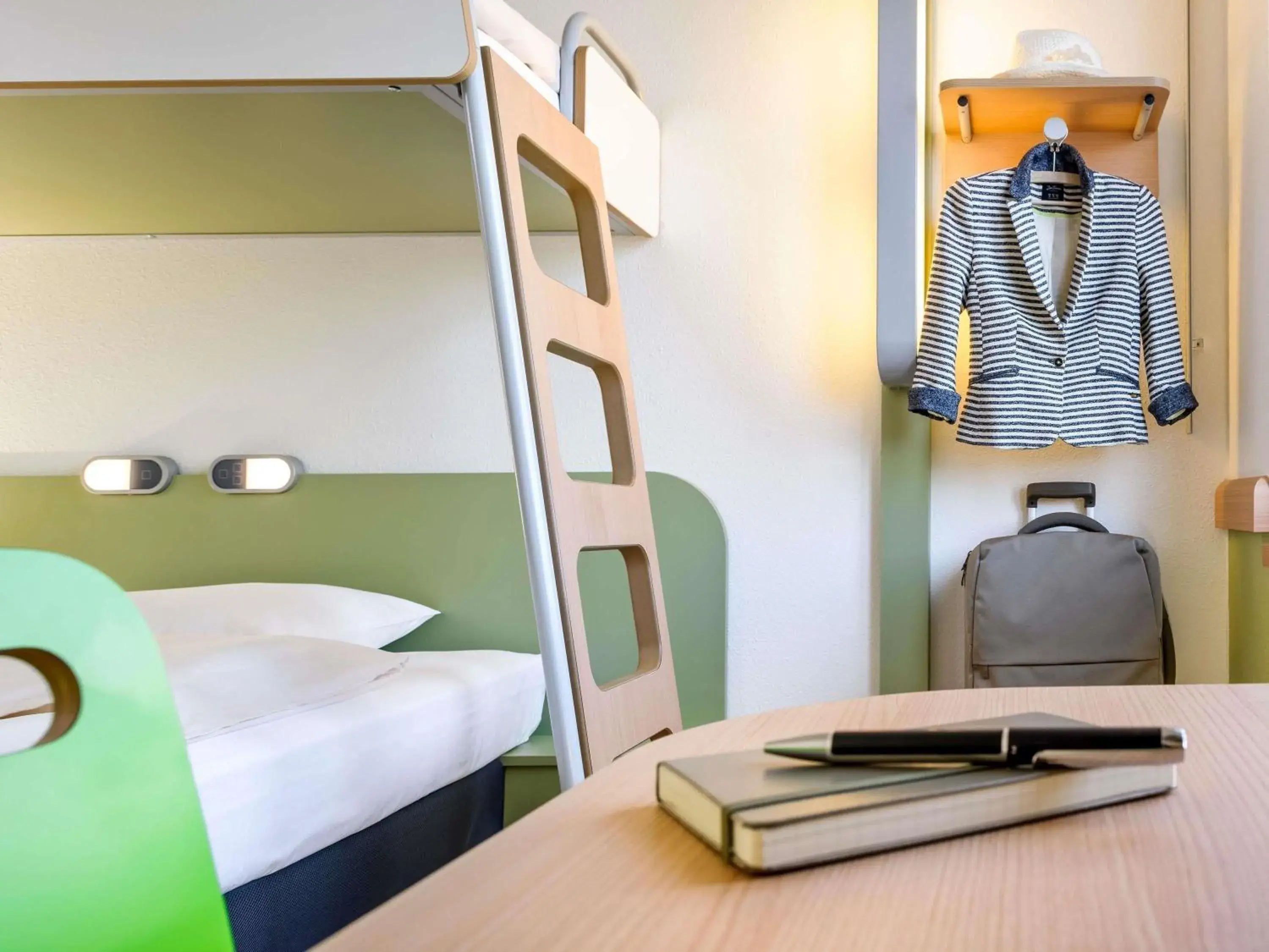 Bedroom, Bed in ibis budget Frankfurt Offenbach Süd Bedroom, Bed in ibis budget Frankfurt Offenbach Süd