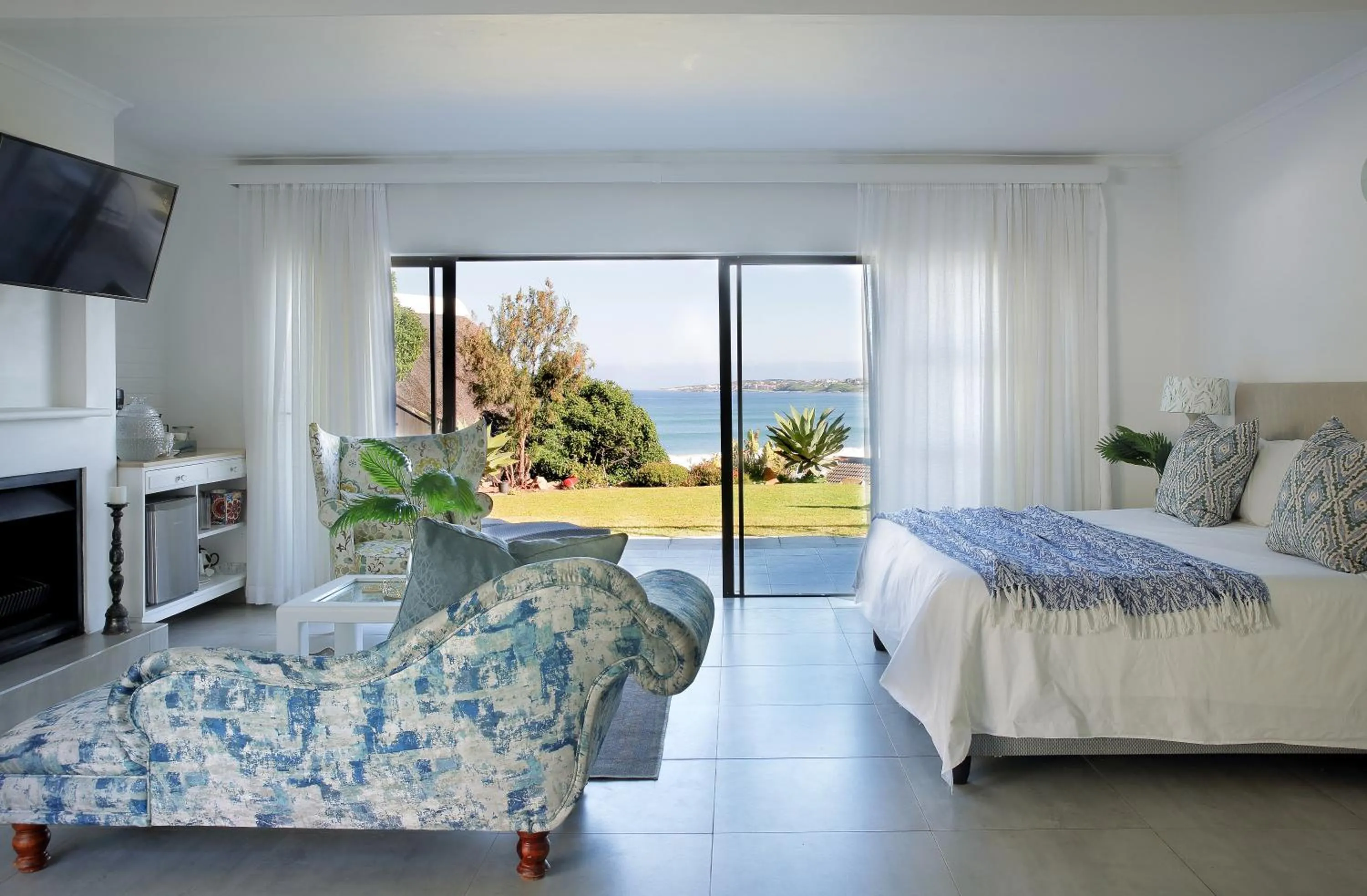 Property building, Bed in My-konos
