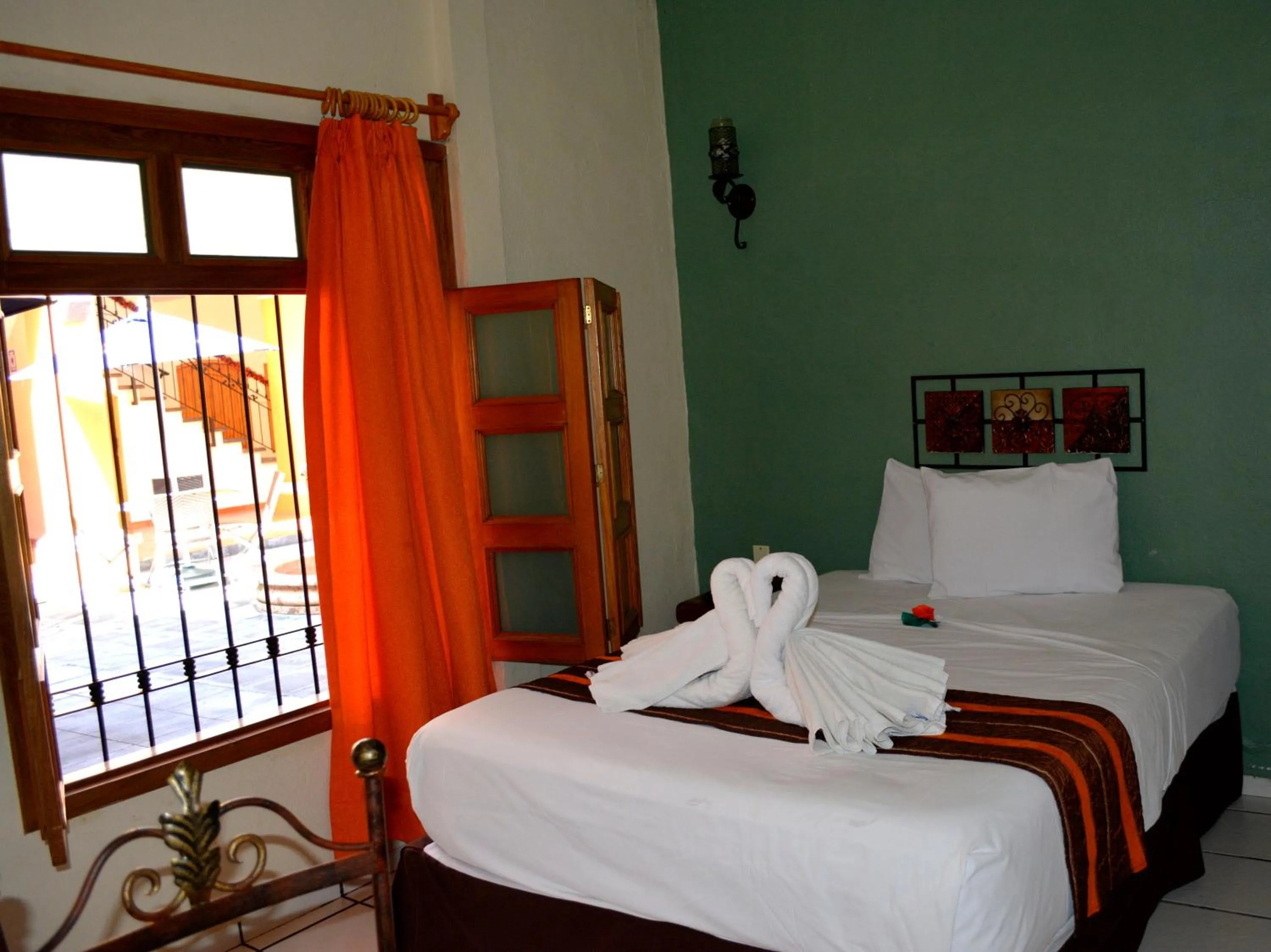 Single Room in Hotel Aldama