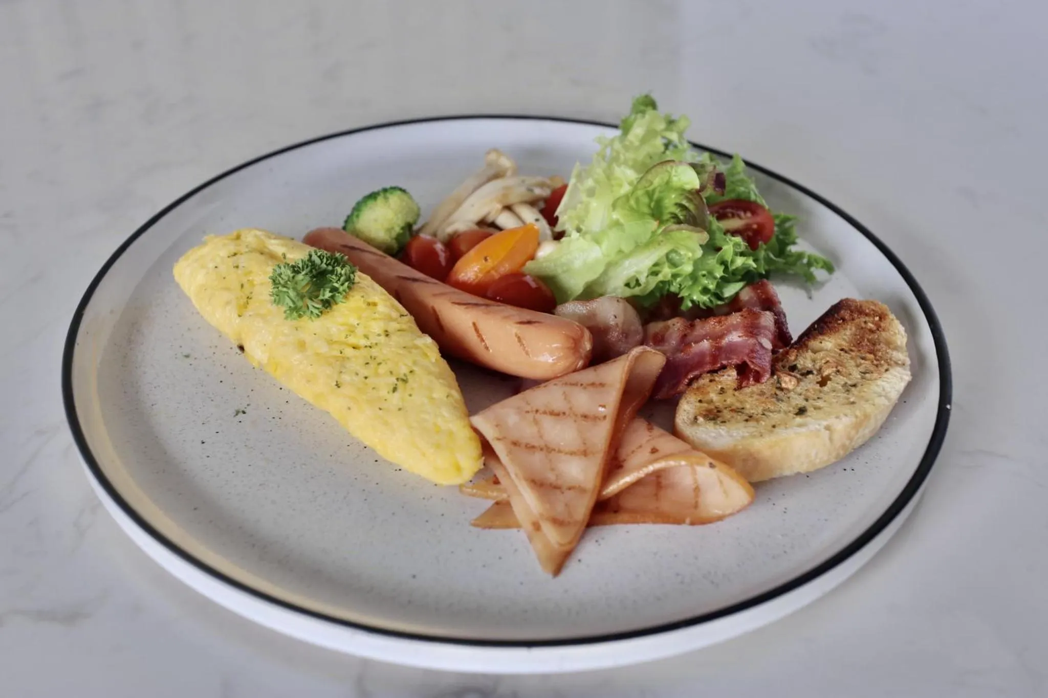 Food and drinks in M2 Hotel Waterside