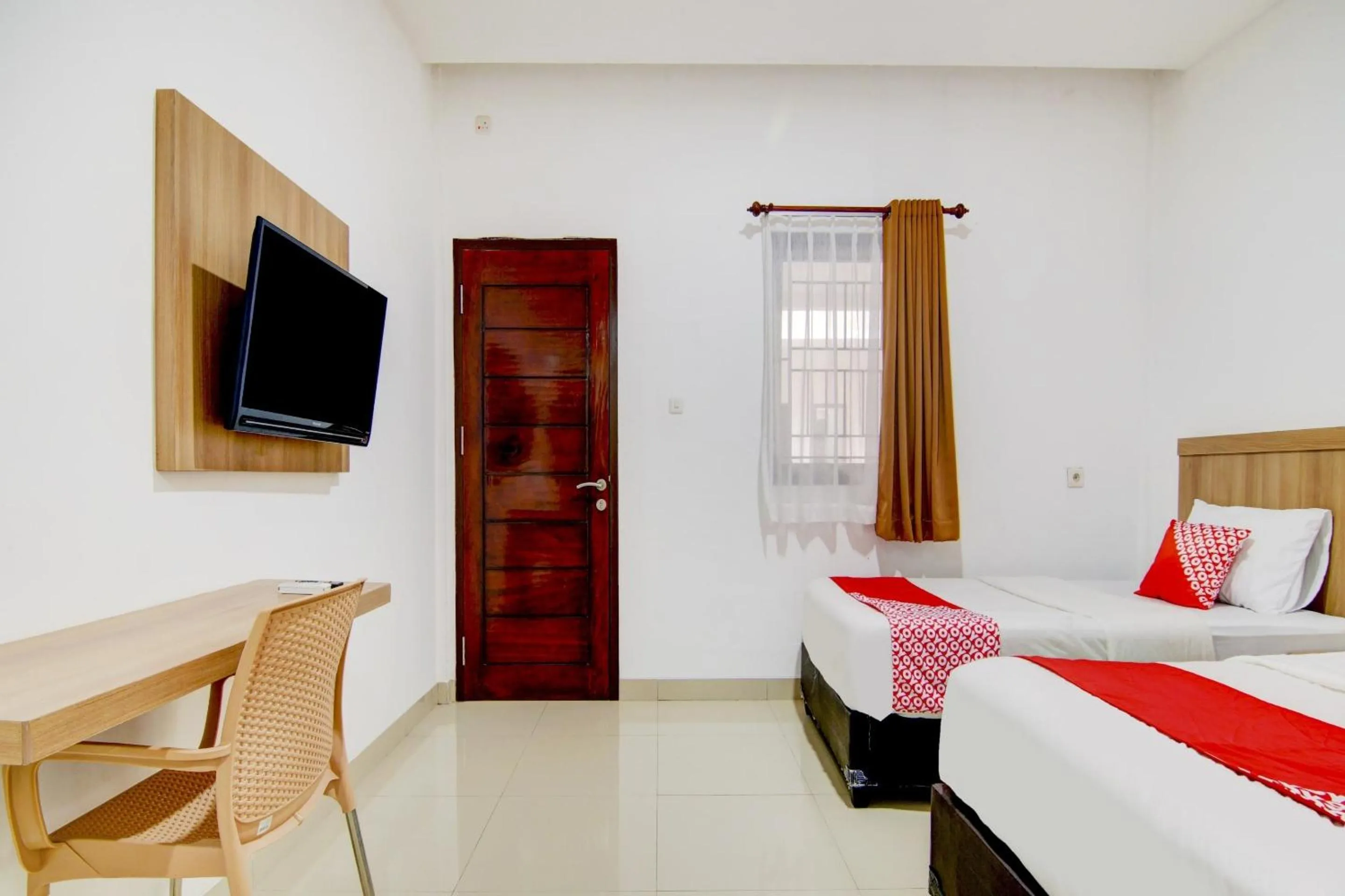 Bedroom in OYO 90233 The Shine Residence