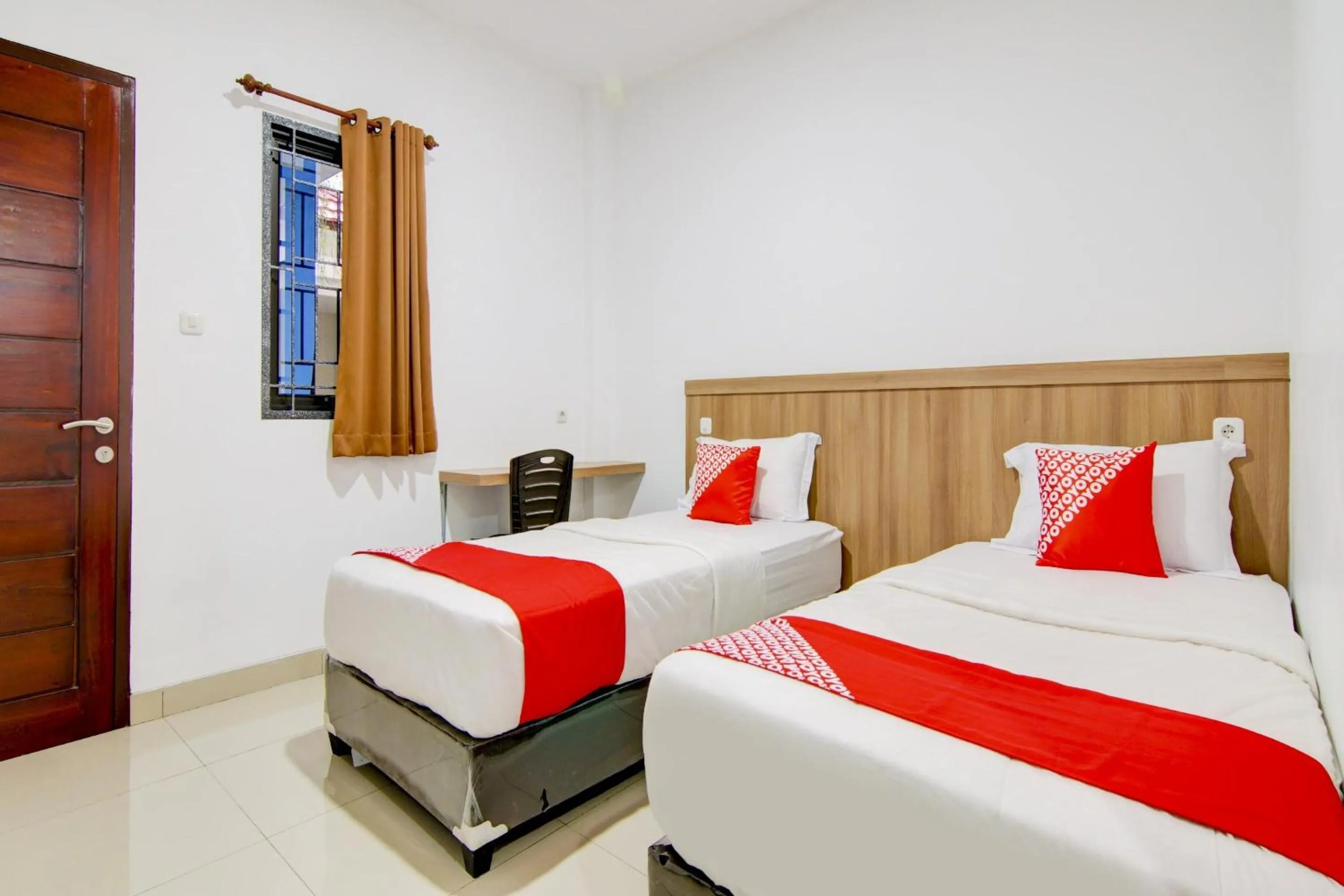 Bedroom in OYO 90233 The Shine Residence