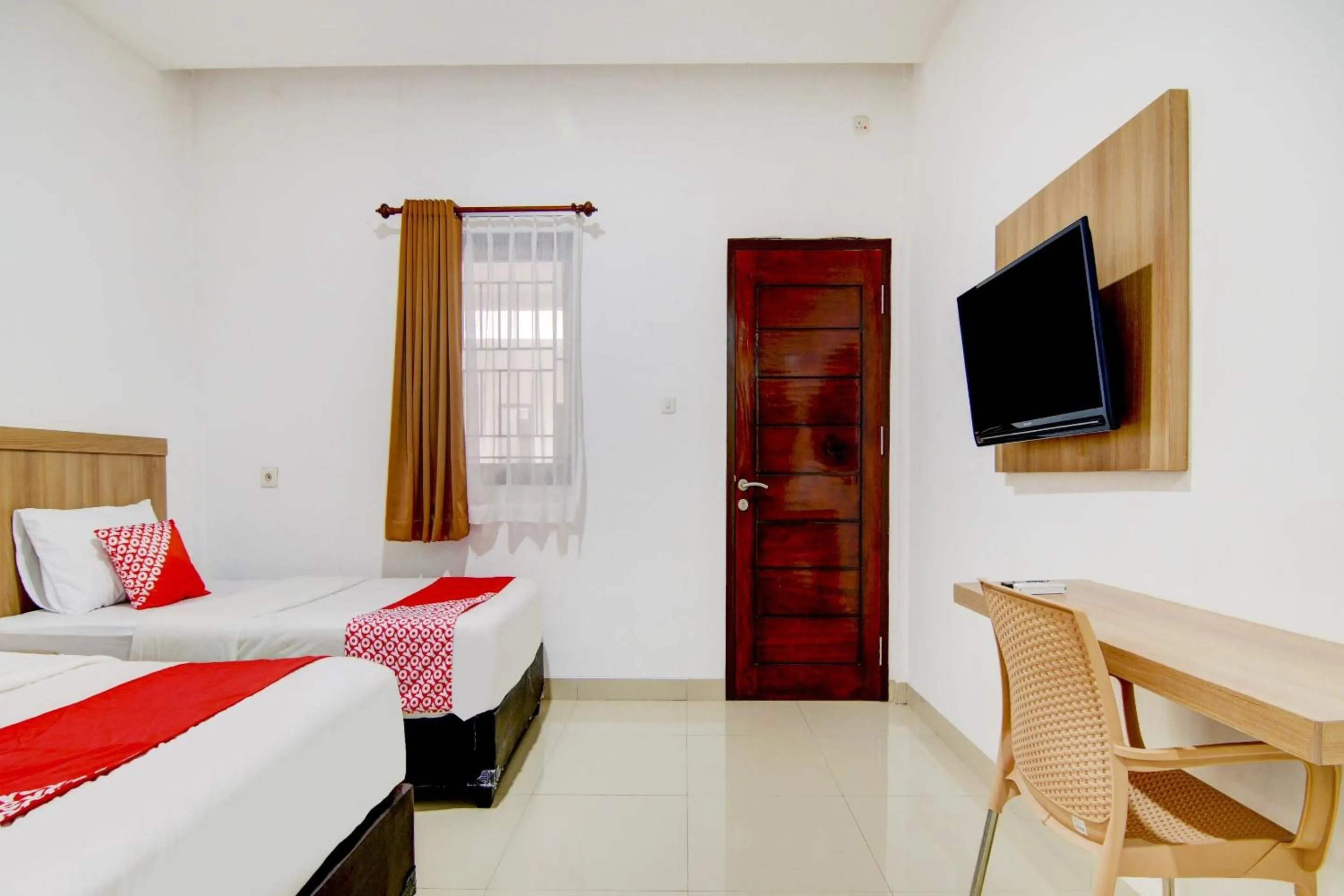 Bedroom in OYO 90233 The Shine Residence