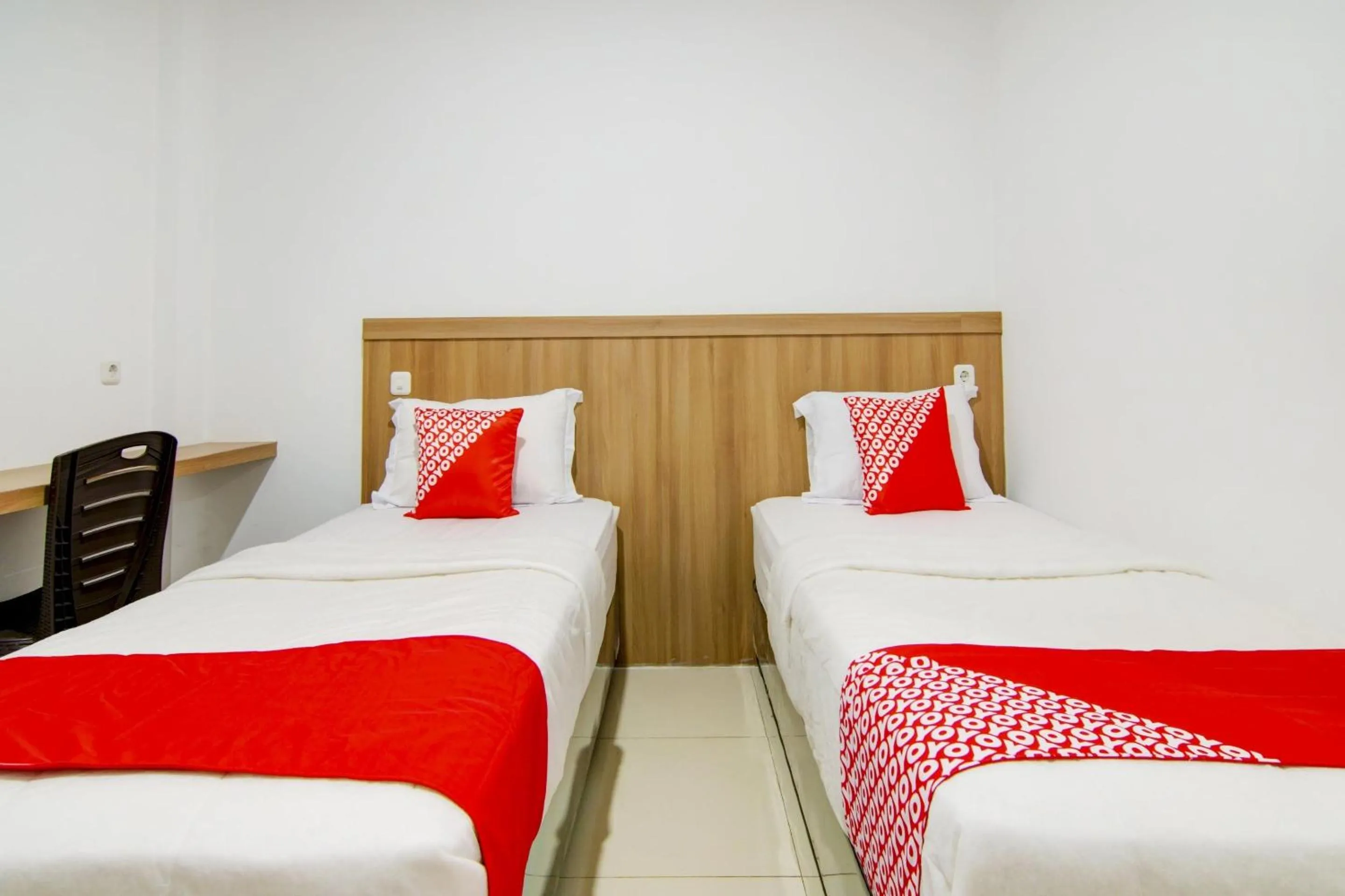 Bedroom in OYO 90233 The Shine Residence