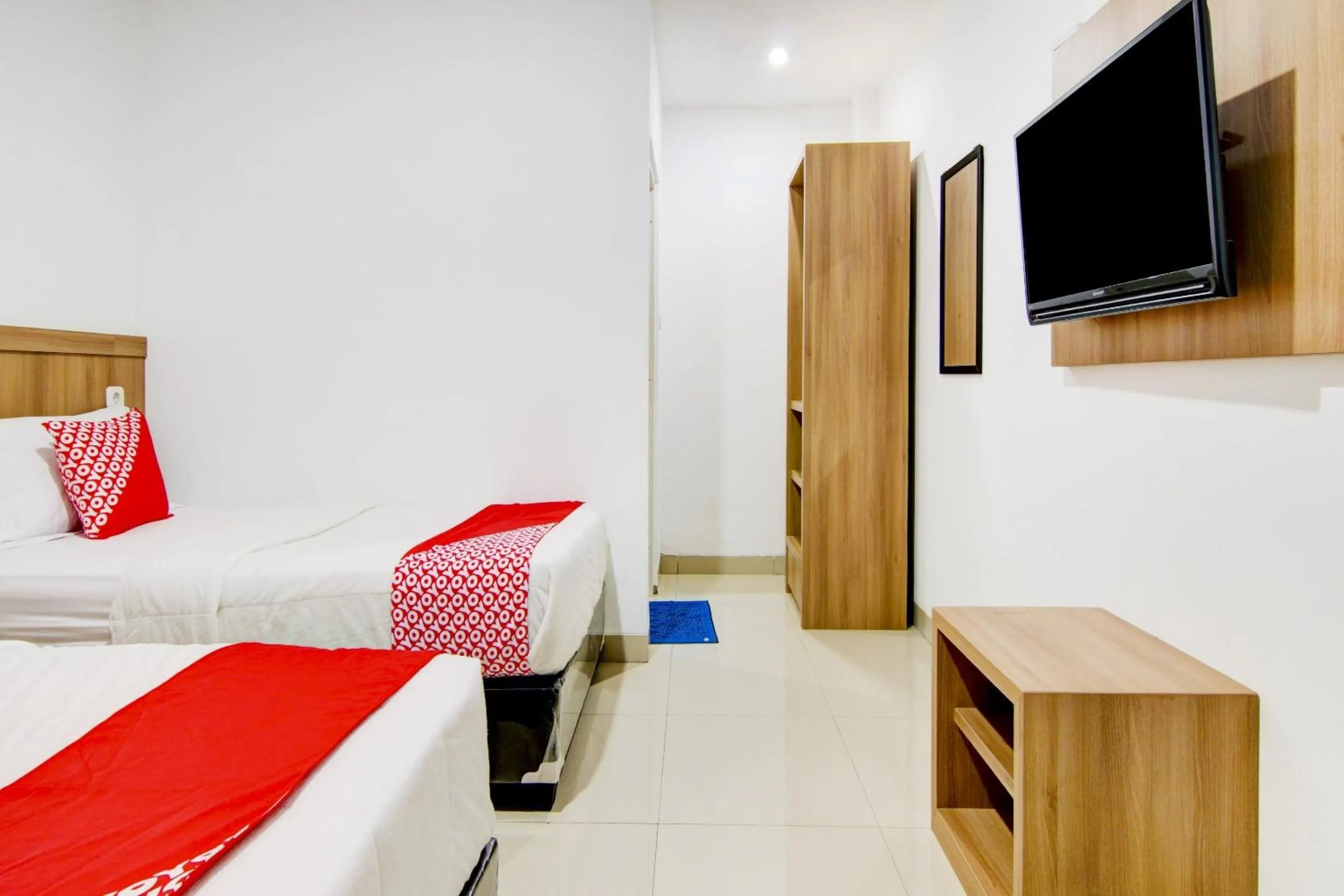 Bedroom in OYO 90233 The Shine Residence