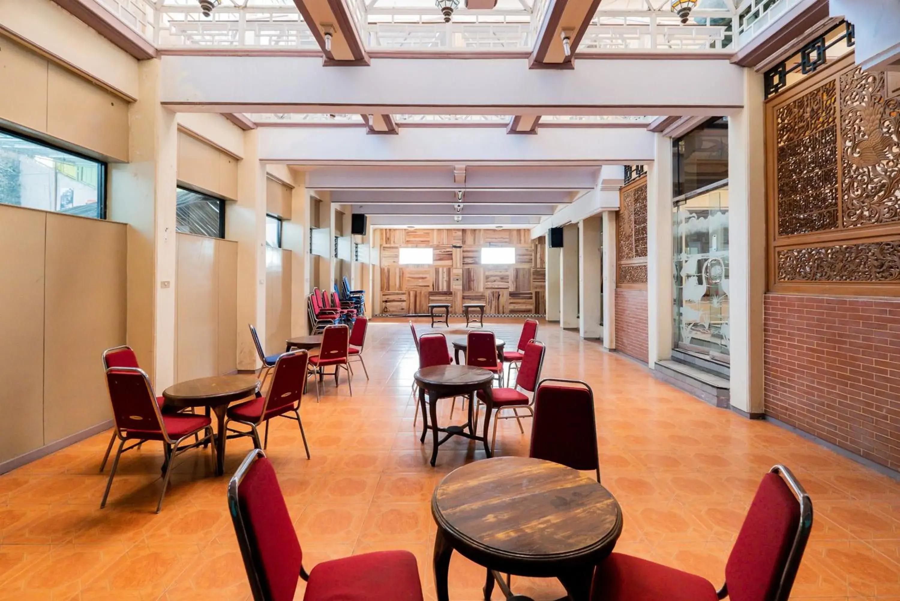 Restaurant/places to eat in Urbanview Hotel Near Jatim Park 1 by RedDoorz Restaurant/places to eat in Urbanview Hotel Near Jatim Park 1 by RedDoorz