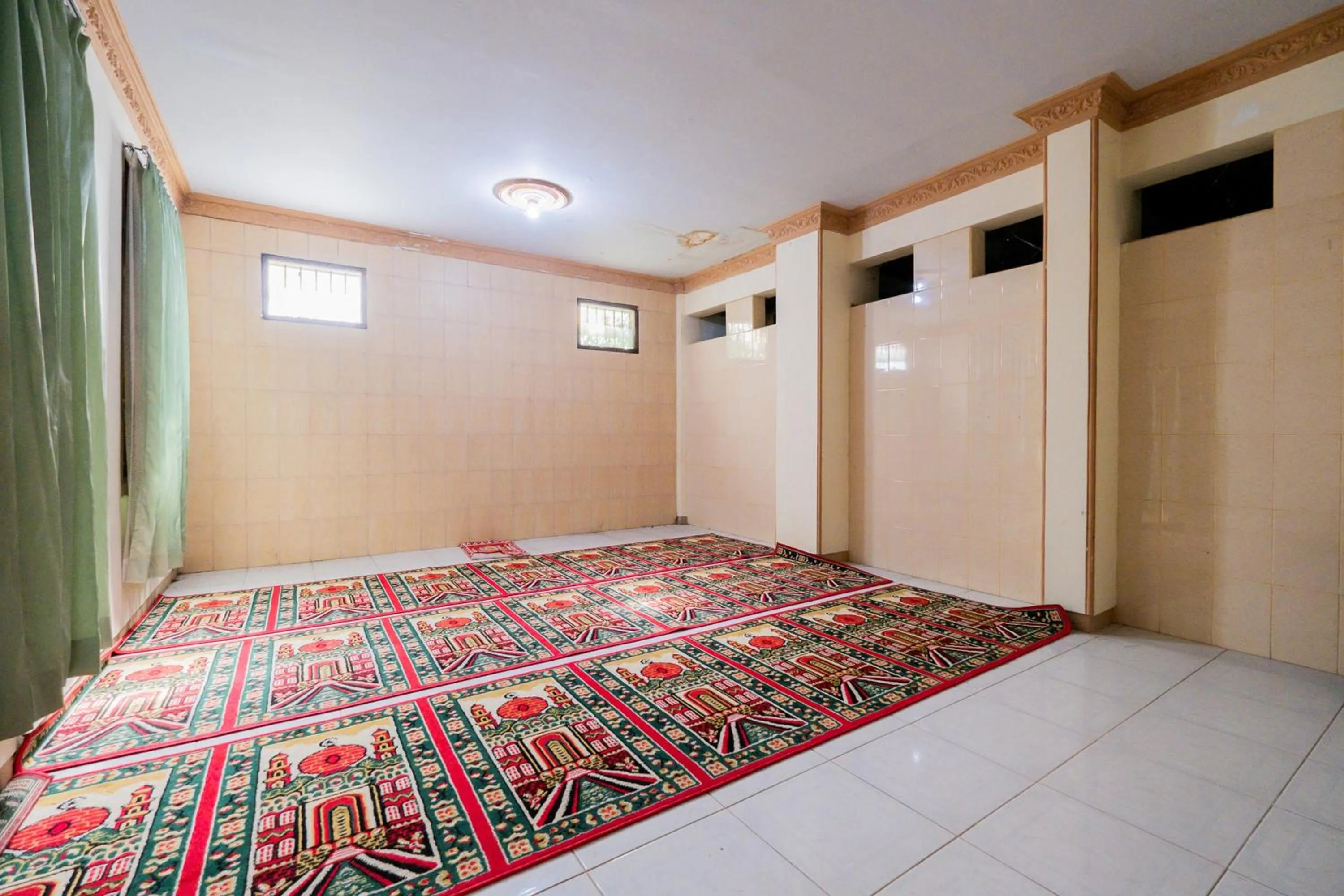 Area and facilities, Bed in Urbanview Hotel Near Jatim Park 1 by RedDoorz