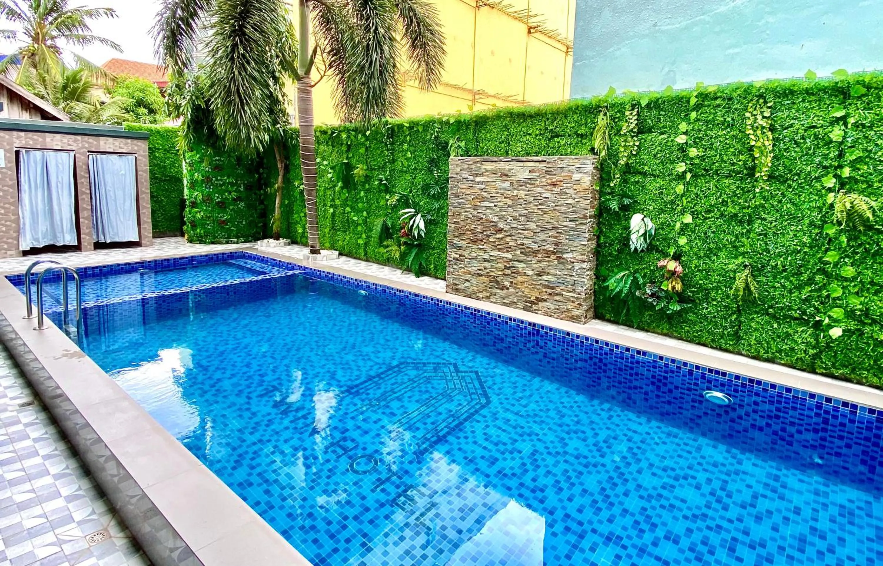 Pool view in Twin Hotel Kampot