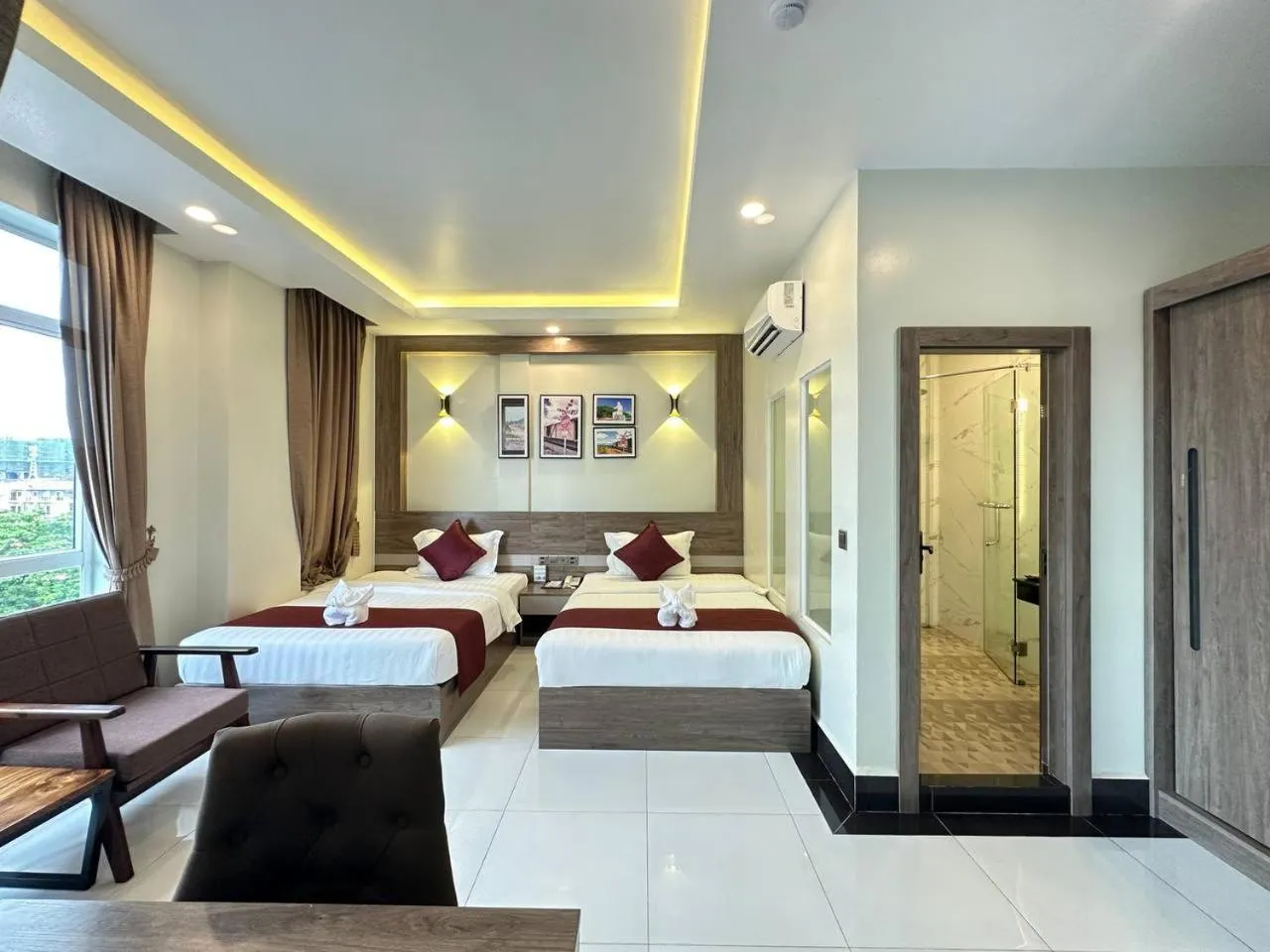 Bed in Twin Hotel Kampot