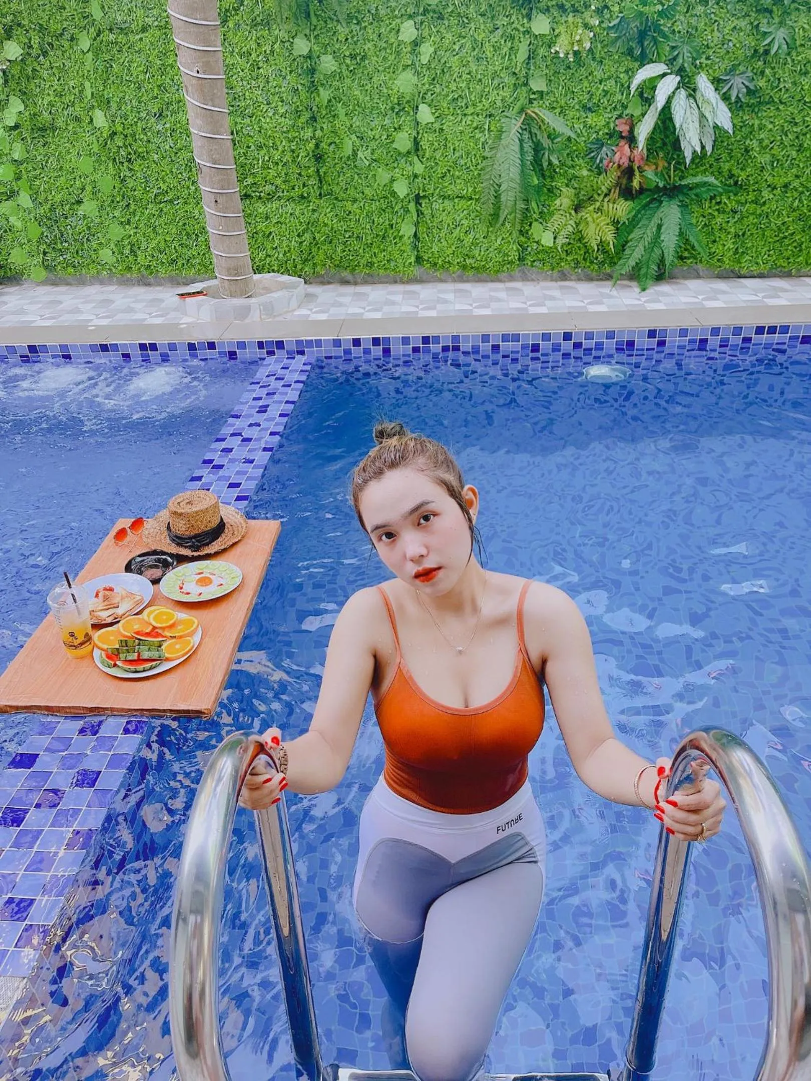 Swimming pool in Twin Hotel Kampot