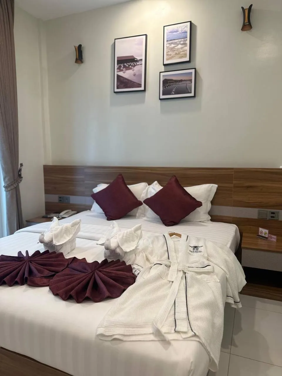 Bed in Twin Hotel Kampot