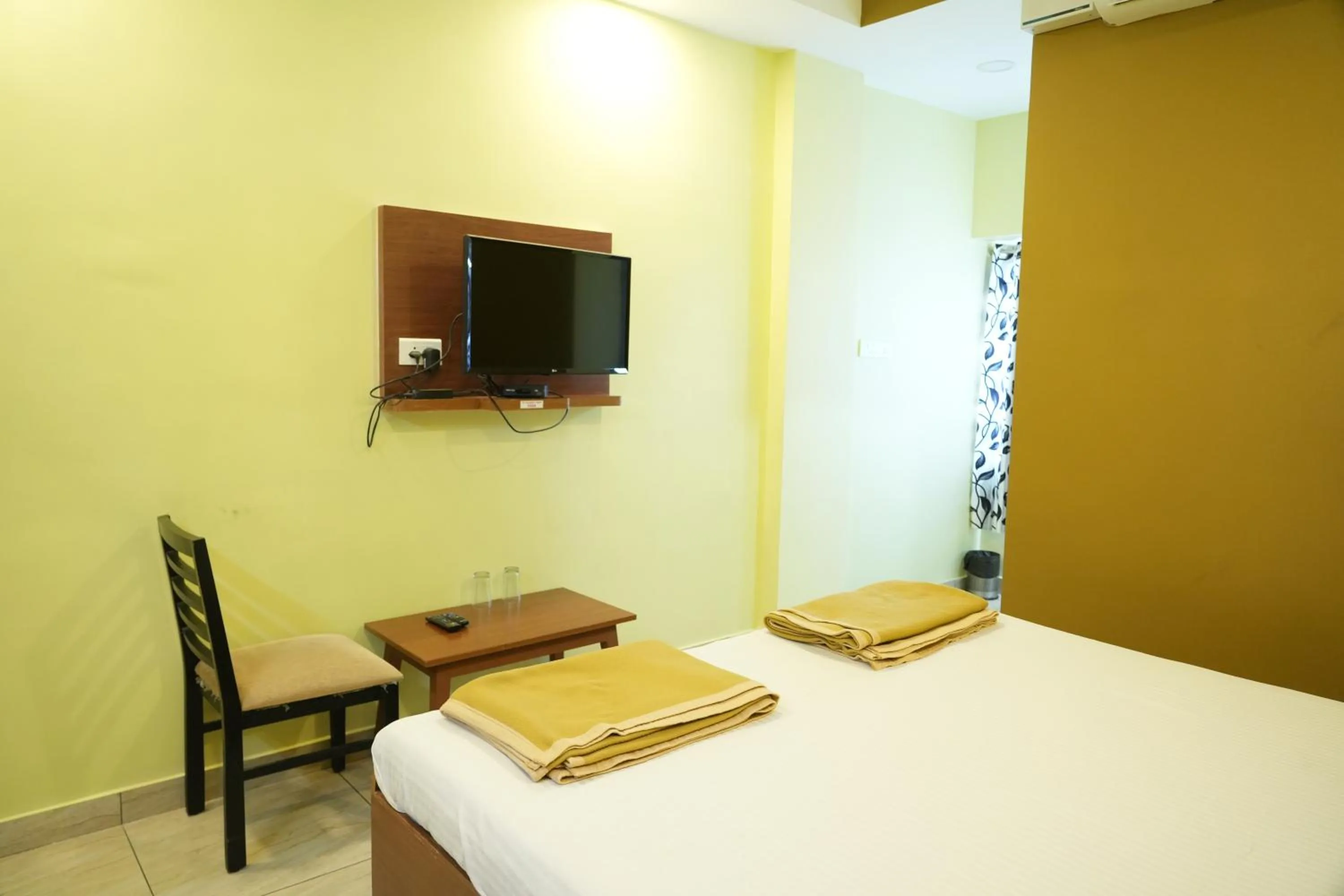 Bed in Sri Krishnan Residency