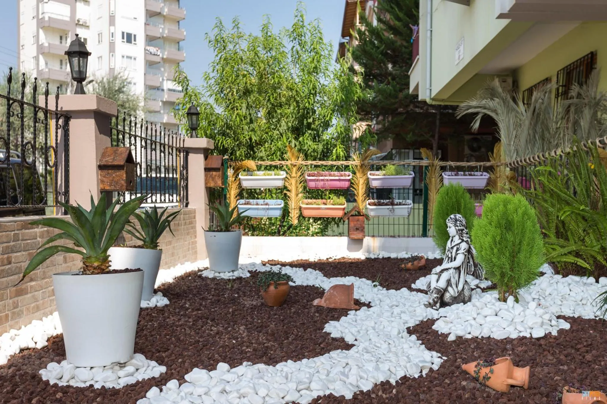 Spring in The U HOMES APART