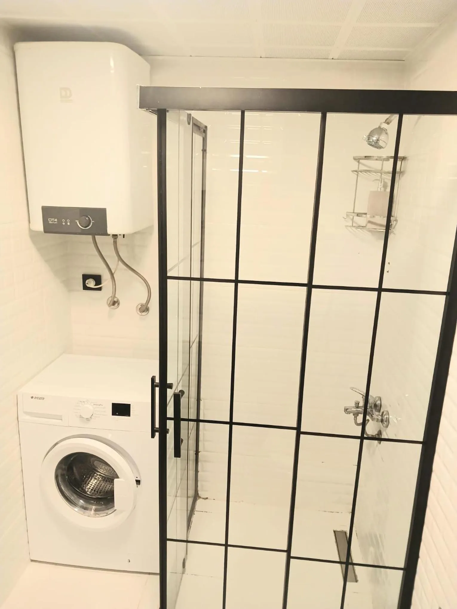 Shower in The U HOMES APART