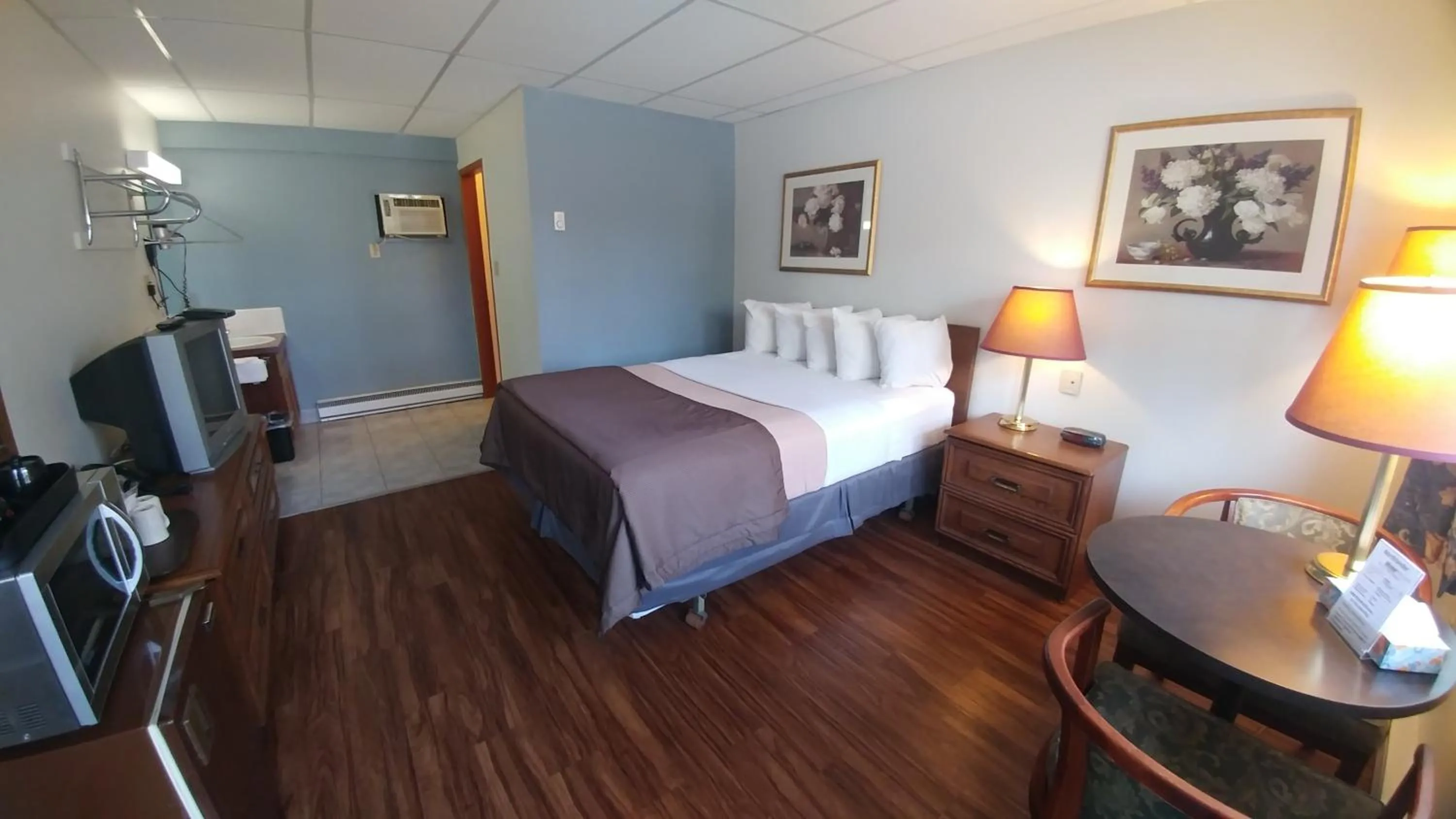 Bedroom, Bed in Northlander Motel