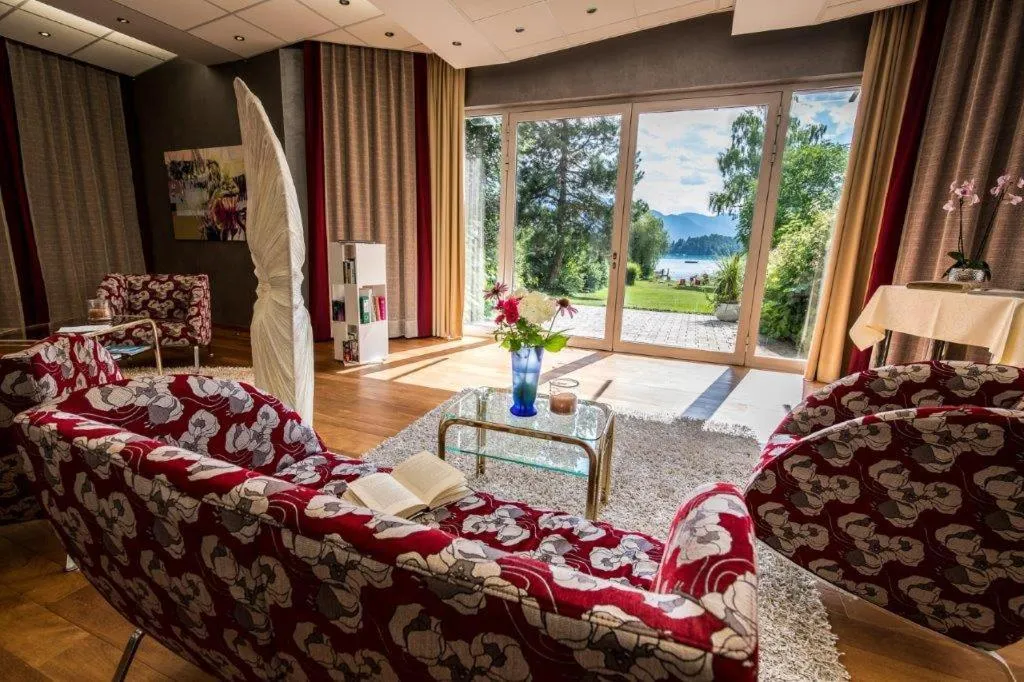 Communal lounge/ TV room in Das Moser - Hotel Garni am See (Adults Only)