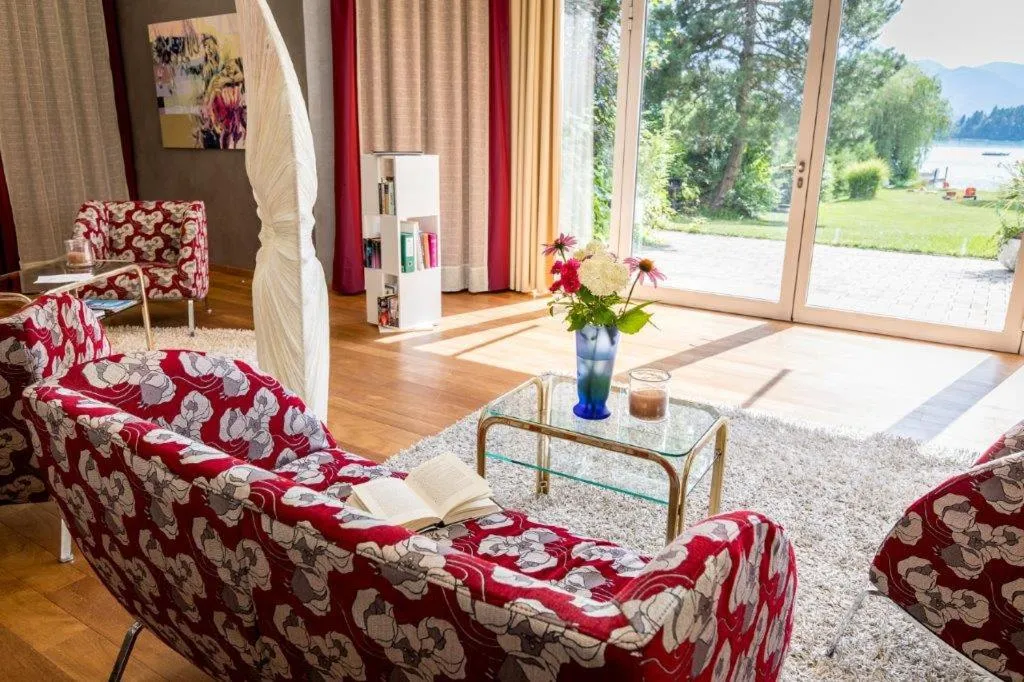 Communal lounge/ TV room in Das Moser - Hotel Garni am See (Adults Only)