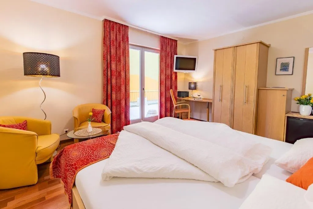 Bed in Das Moser - Hotel Garni am See (Adults Only)