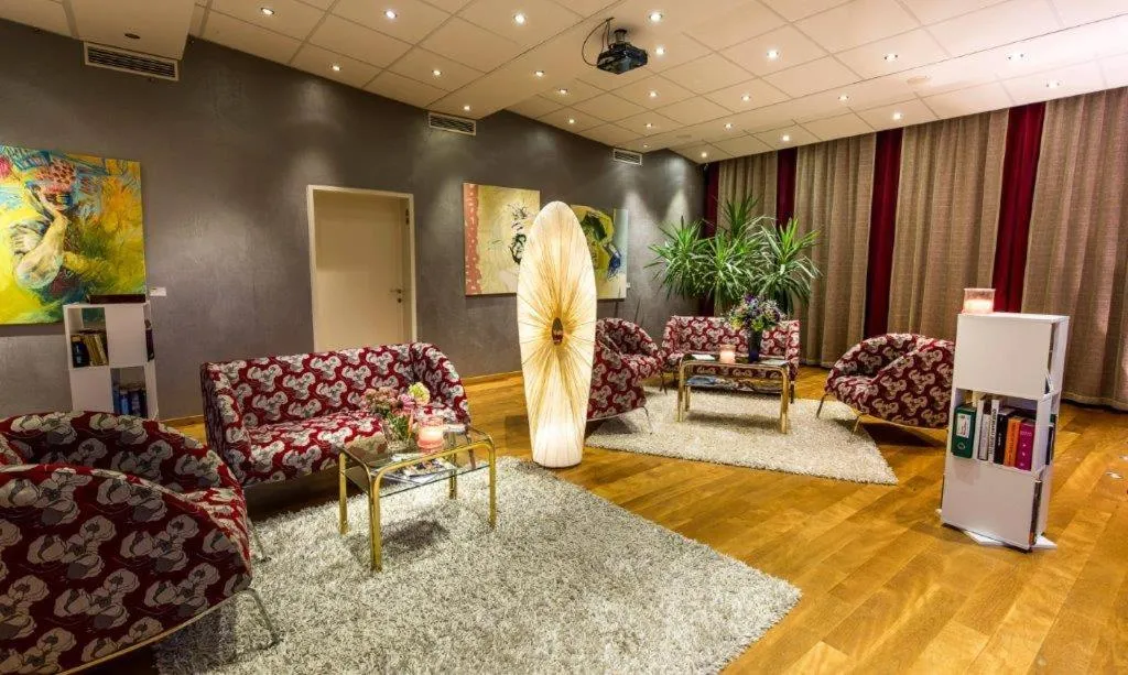 Communal lounge/ TV room in Das Moser - Hotel Garni am See (Adults Only)