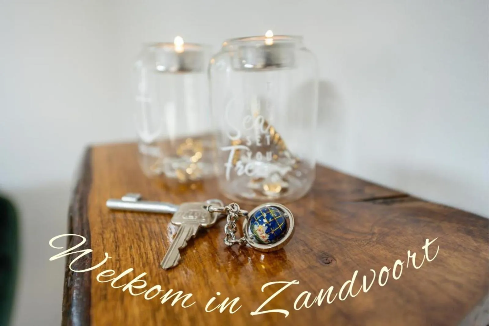 Decorative detail in Cottage 44 - Free parking!