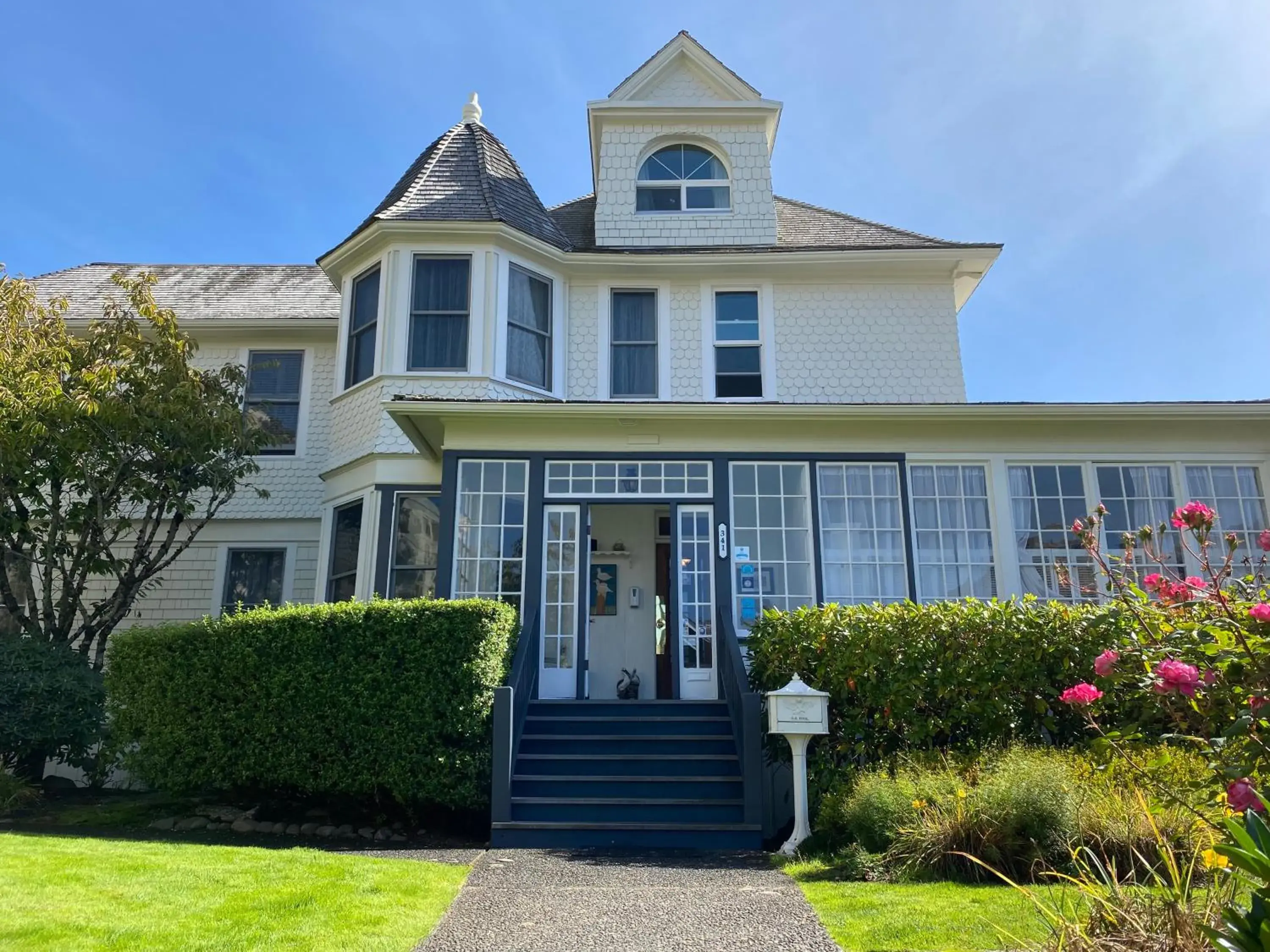 Property building in Gilbert Inn Seaside Property building in Gilbert Inn Seaside