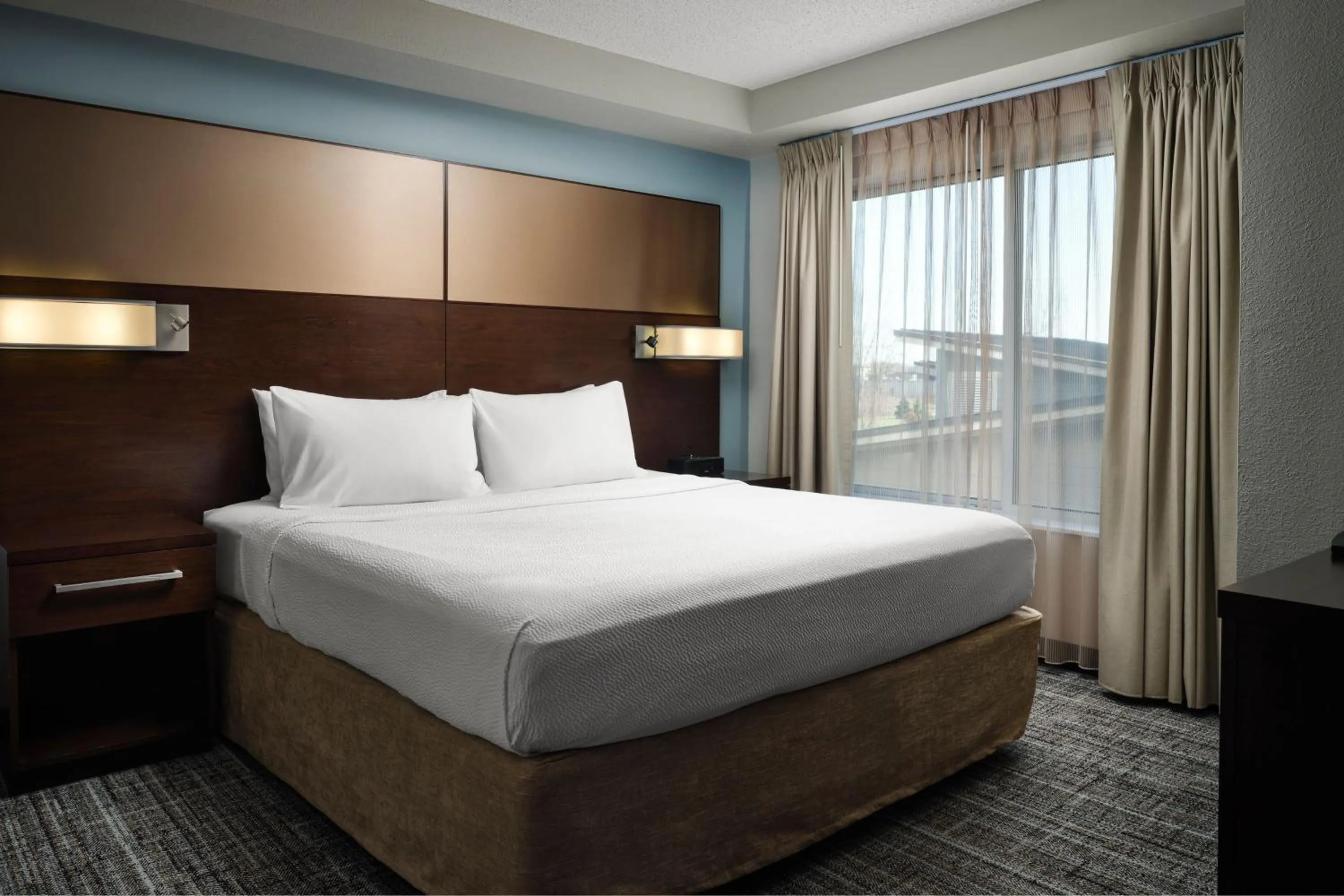 Bedroom, Bed in Residence Inn by Marriott Grand Rapids Airport