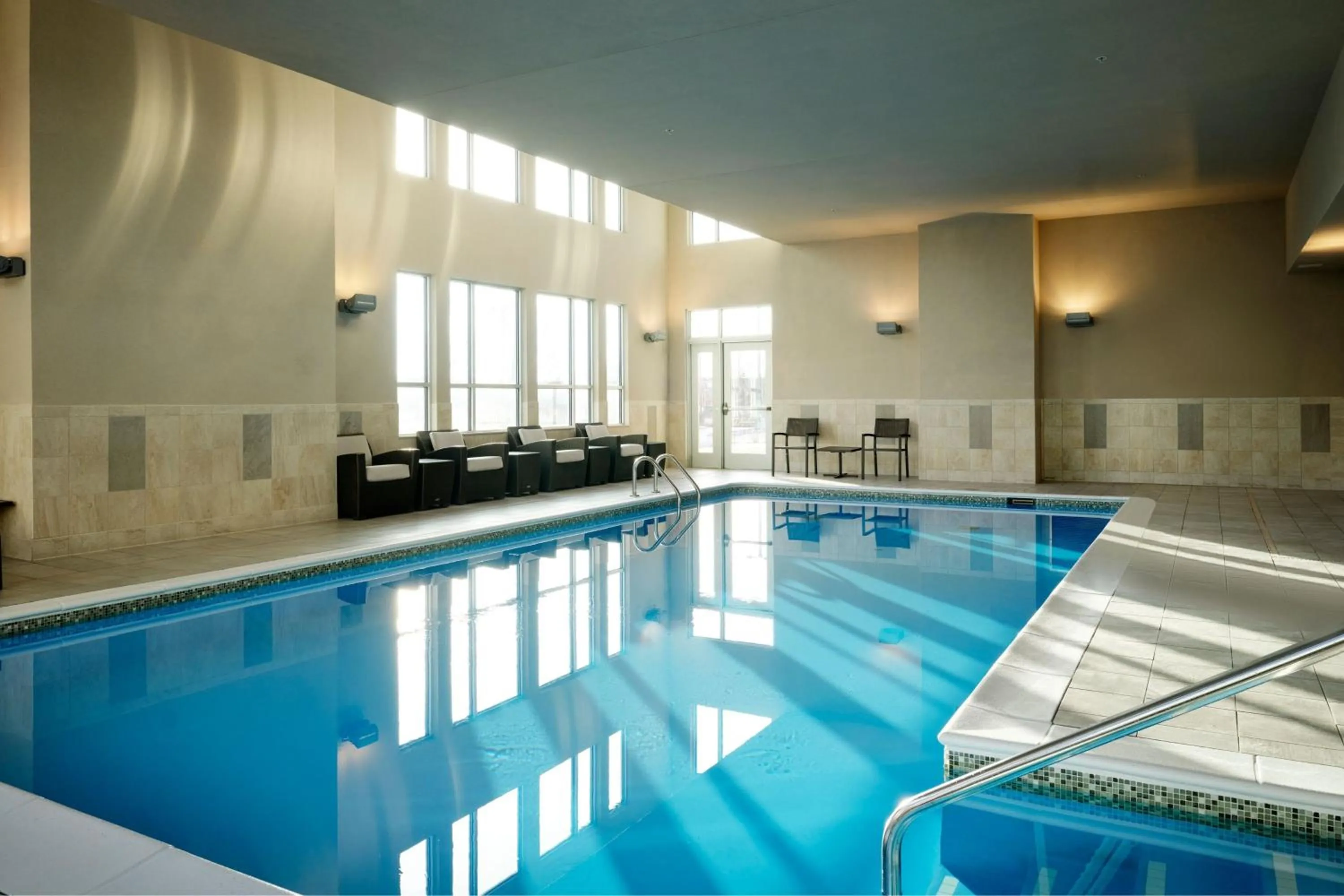 Swimming pool in Residence Inn by Marriott Grand Rapids Airport