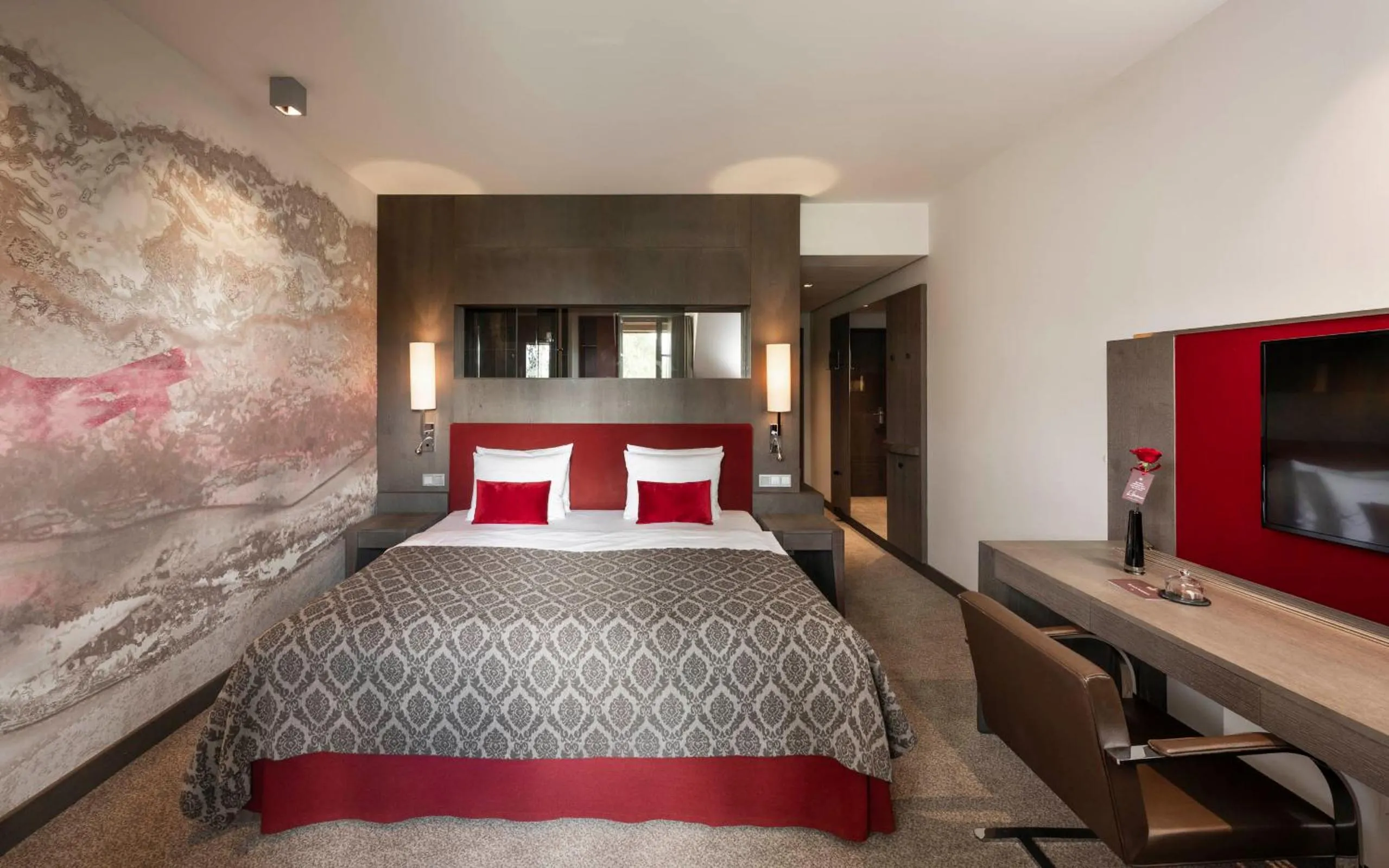 Bed in Schlosshotel Kitzbühel