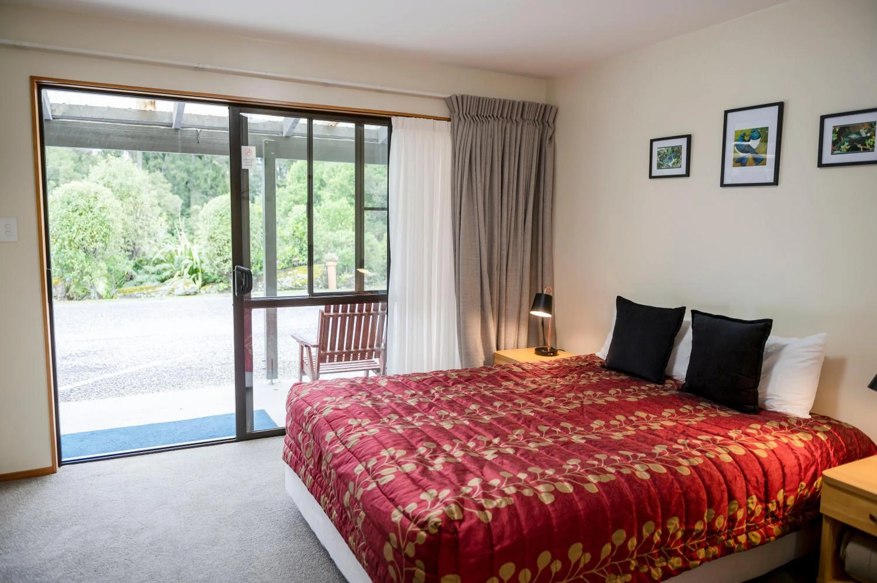 Bed in ASURE Aspiring Court Motel