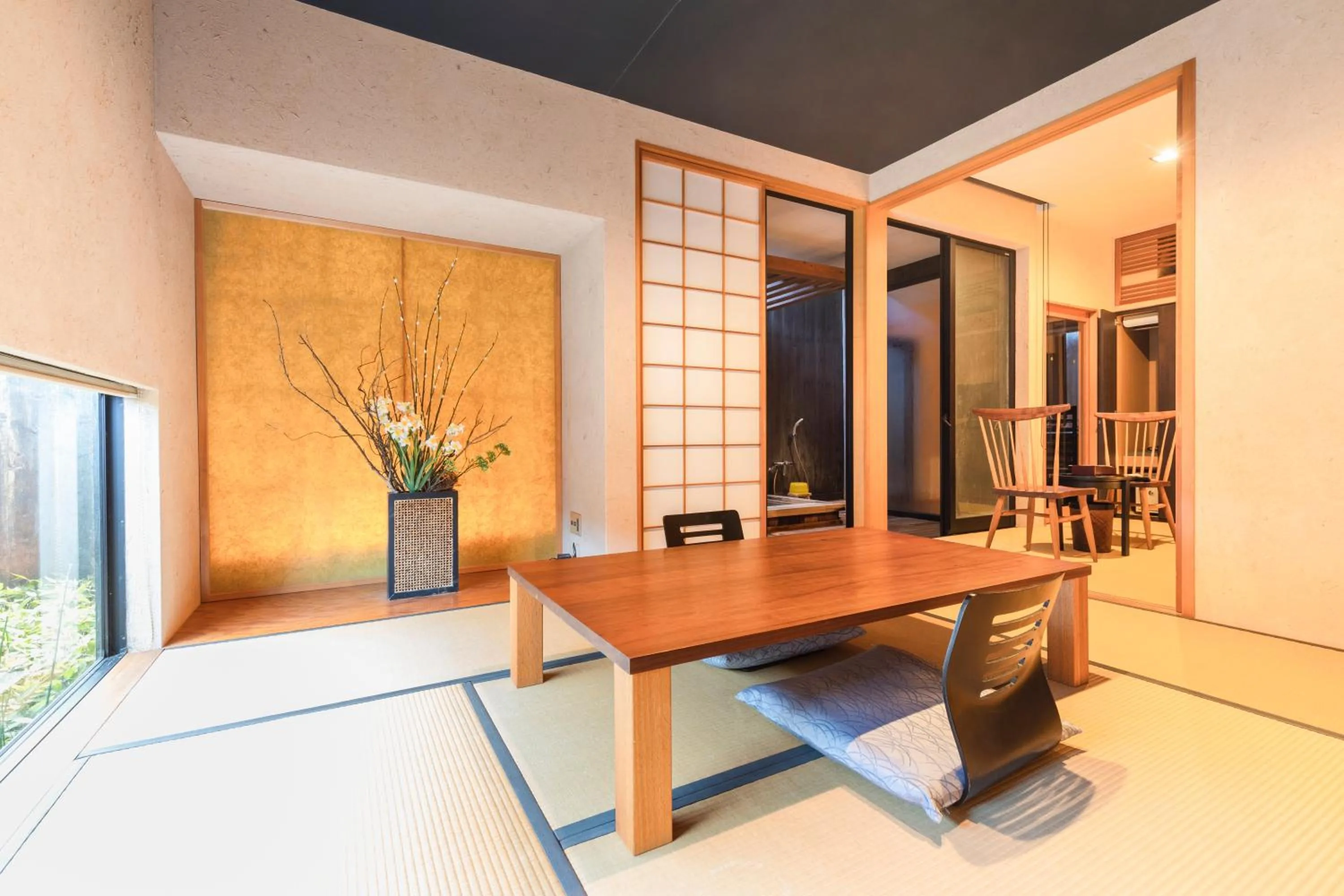 Photo of the whole room in Yushintei