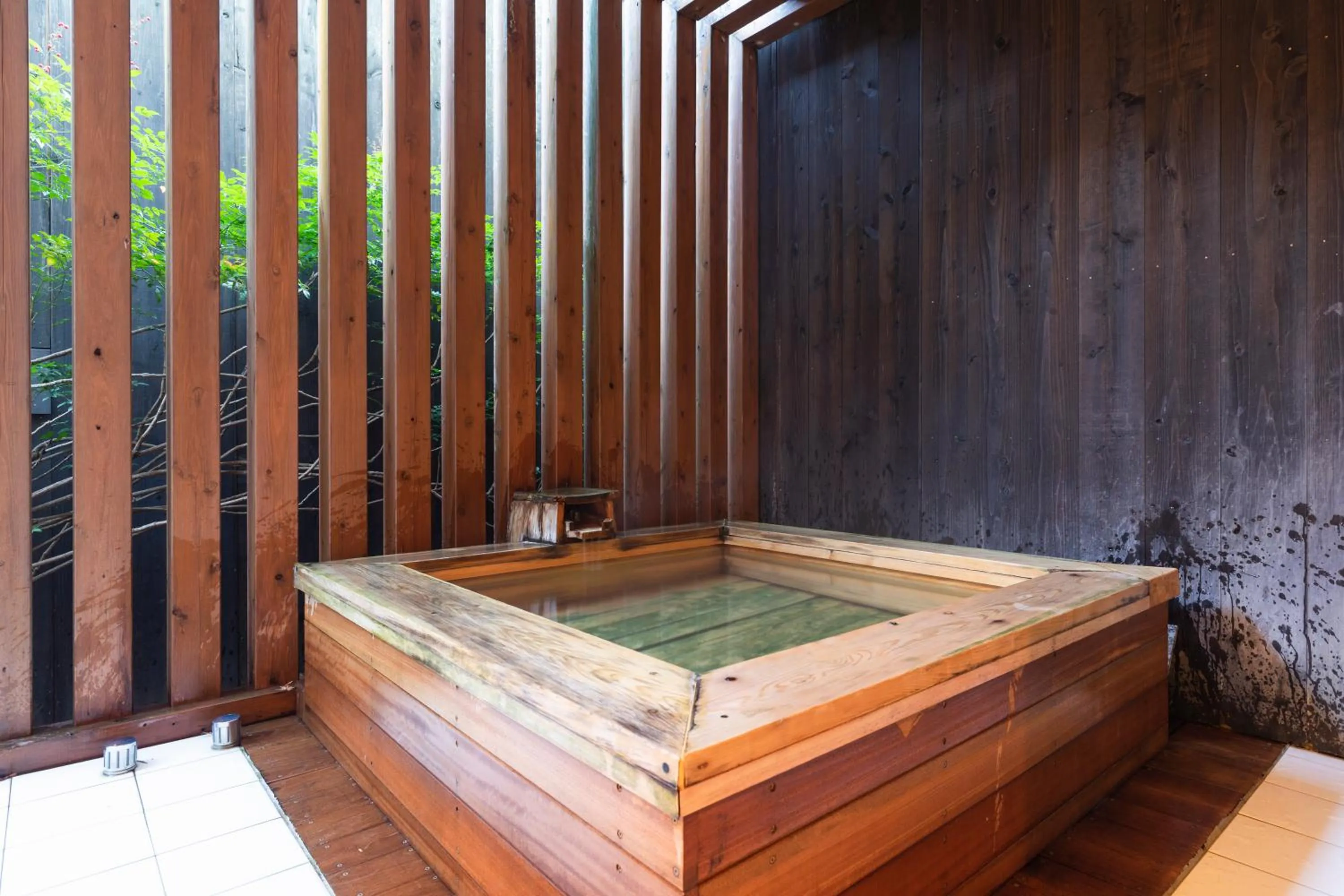Open Air Bath in Yushintei