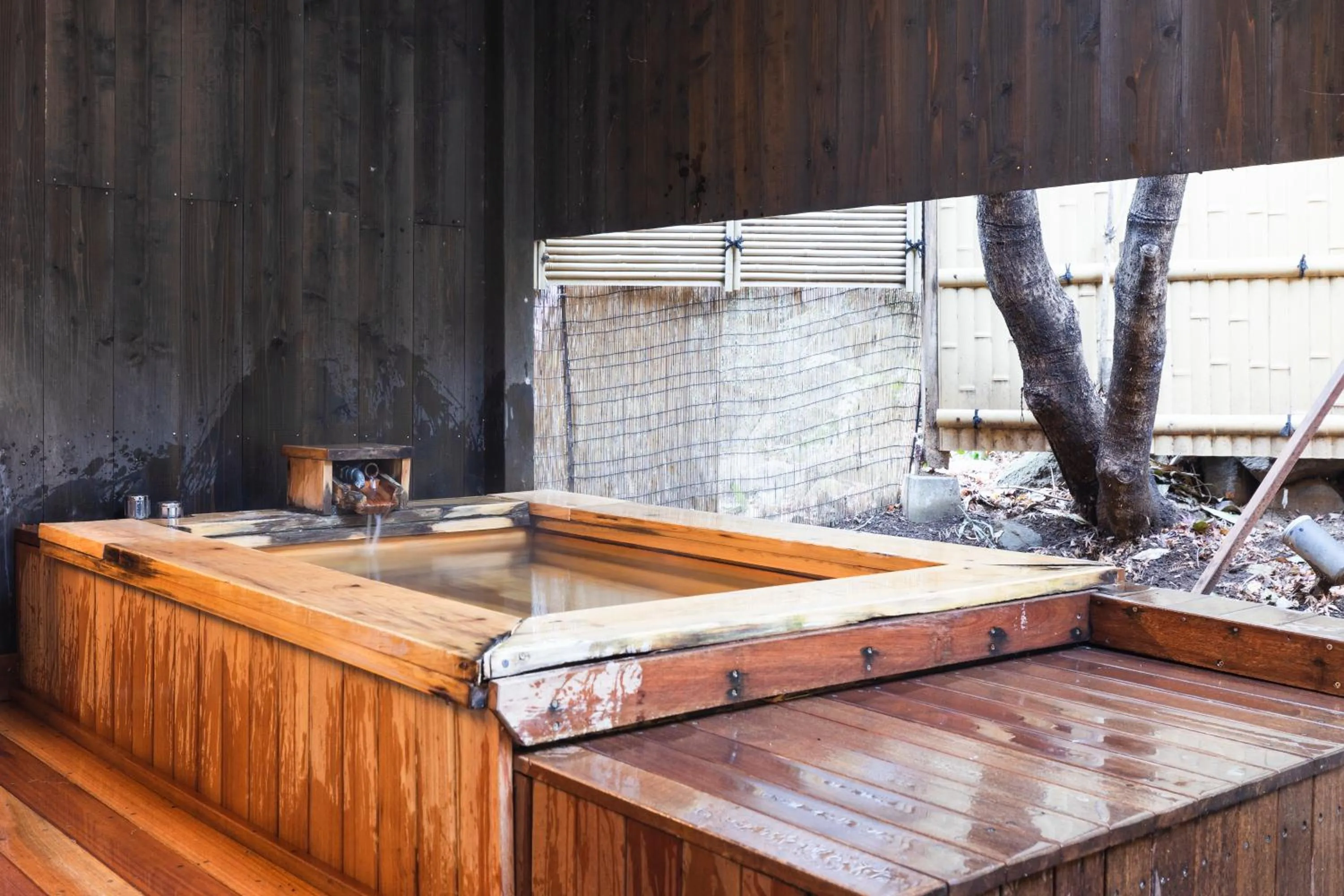 Open Air Bath in Yushintei