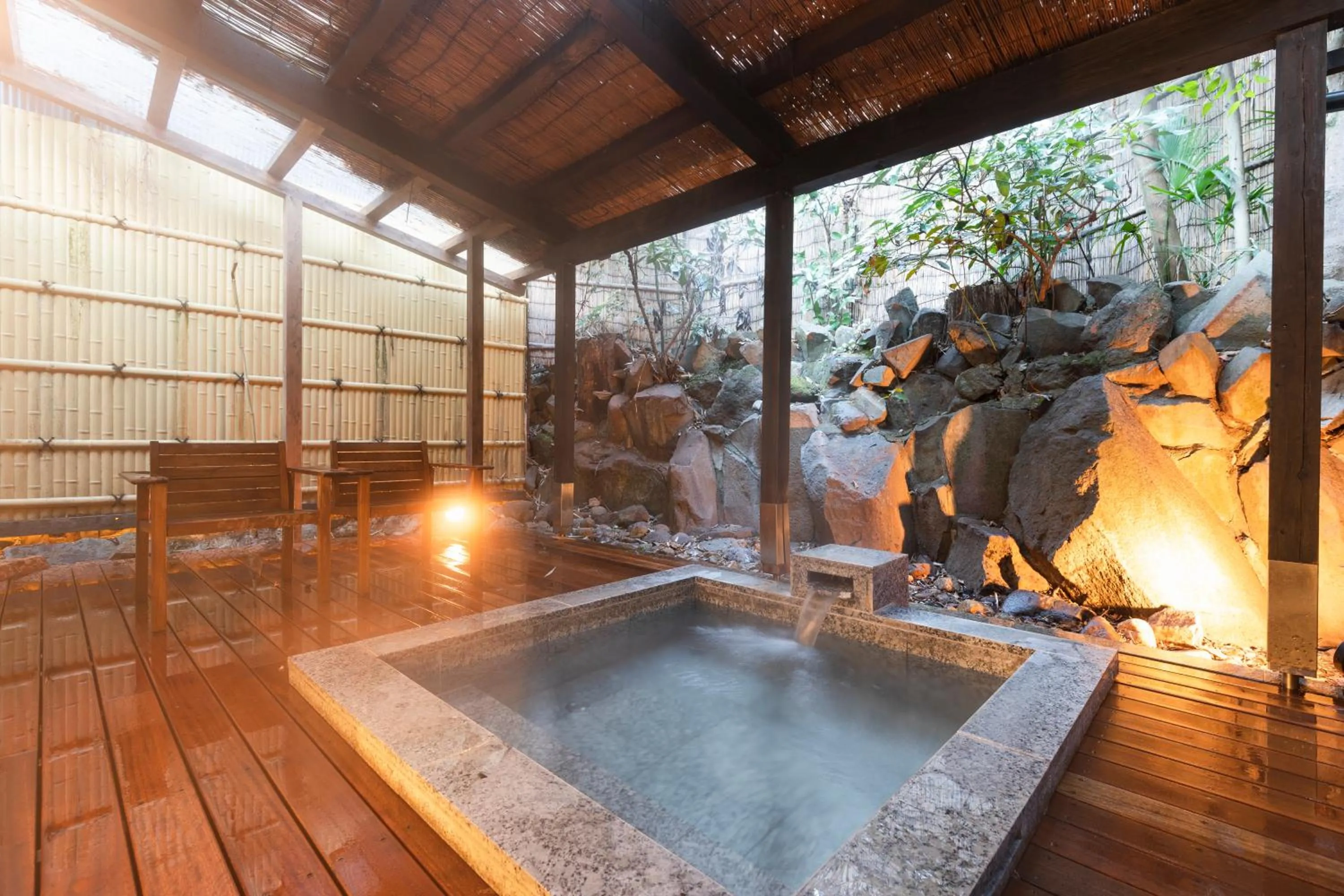 Open Air Bath in Yushintei