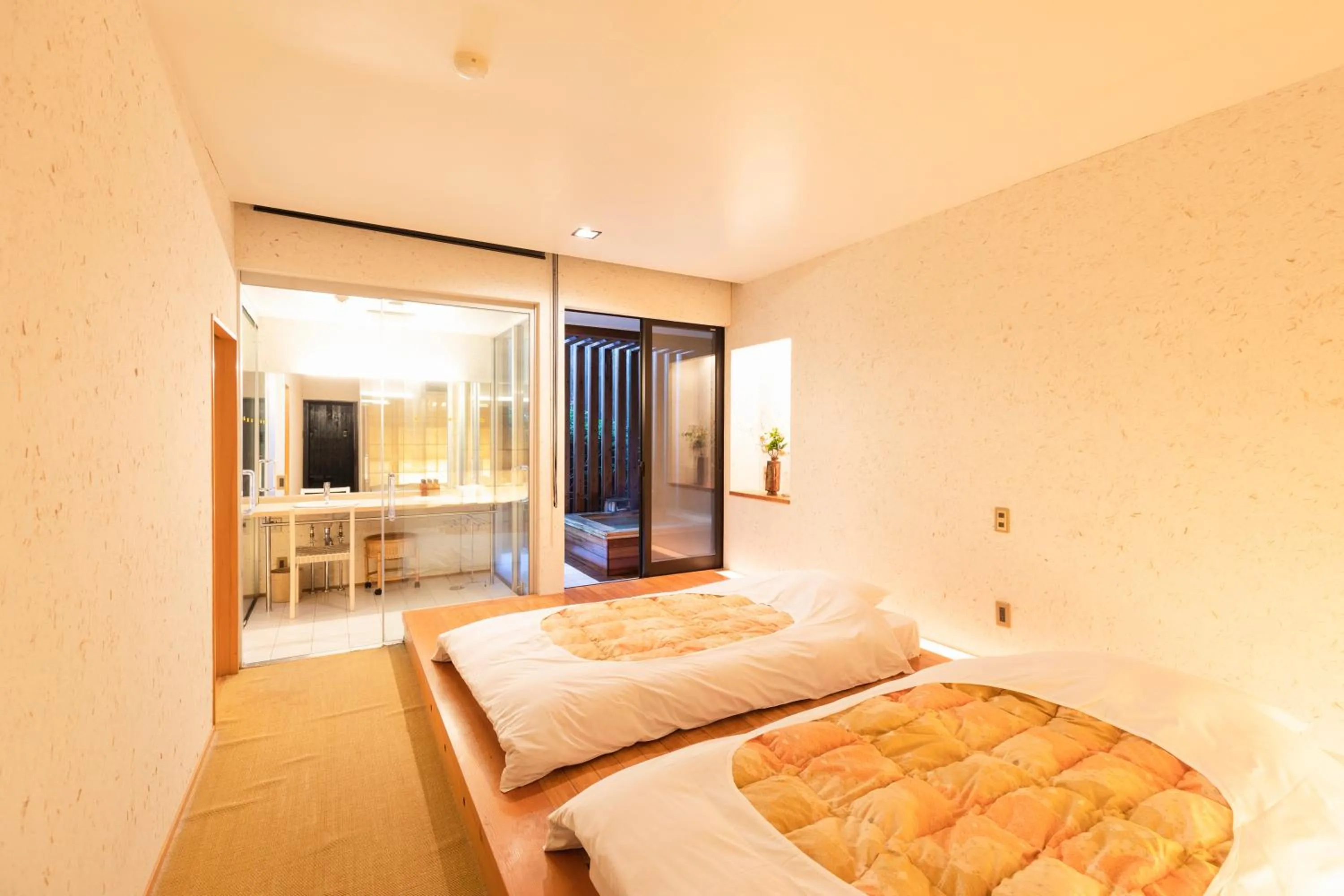 Photo of the whole room, Bed in Yushintei