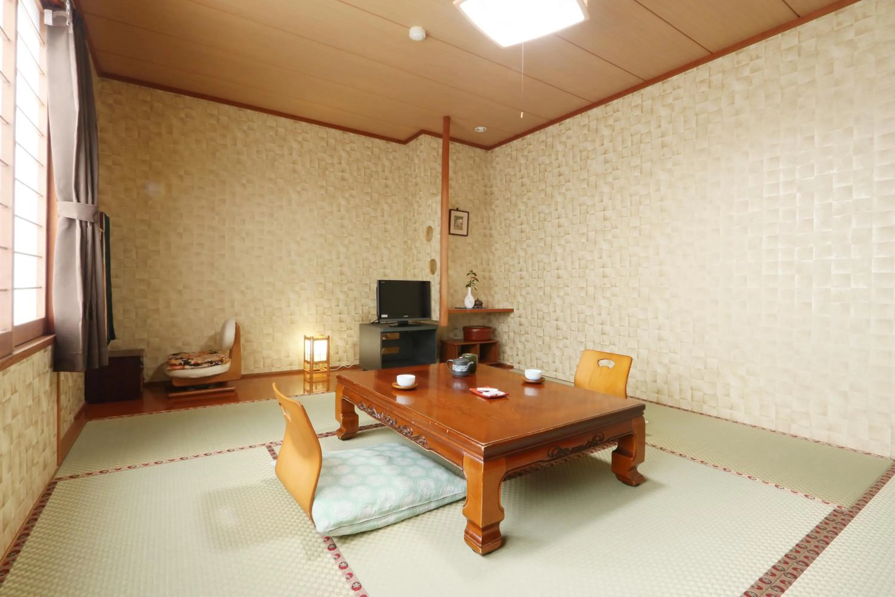 Photo of the whole room in Umimoto