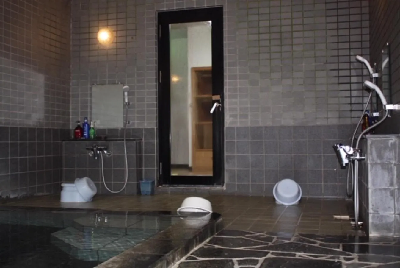 Shower in Umimoto