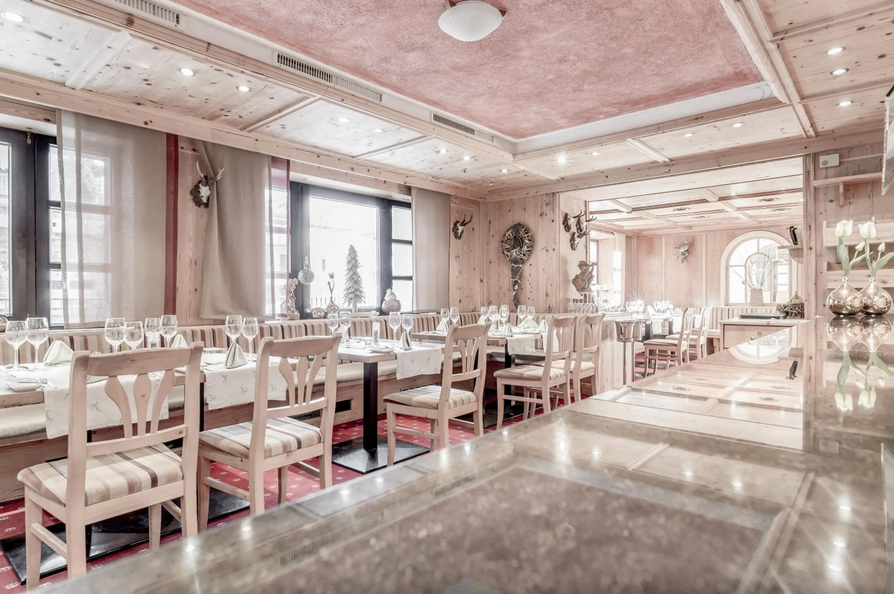 Restaurant/places to eat in Josl Mountain Lounging Hotel - Adults only!
