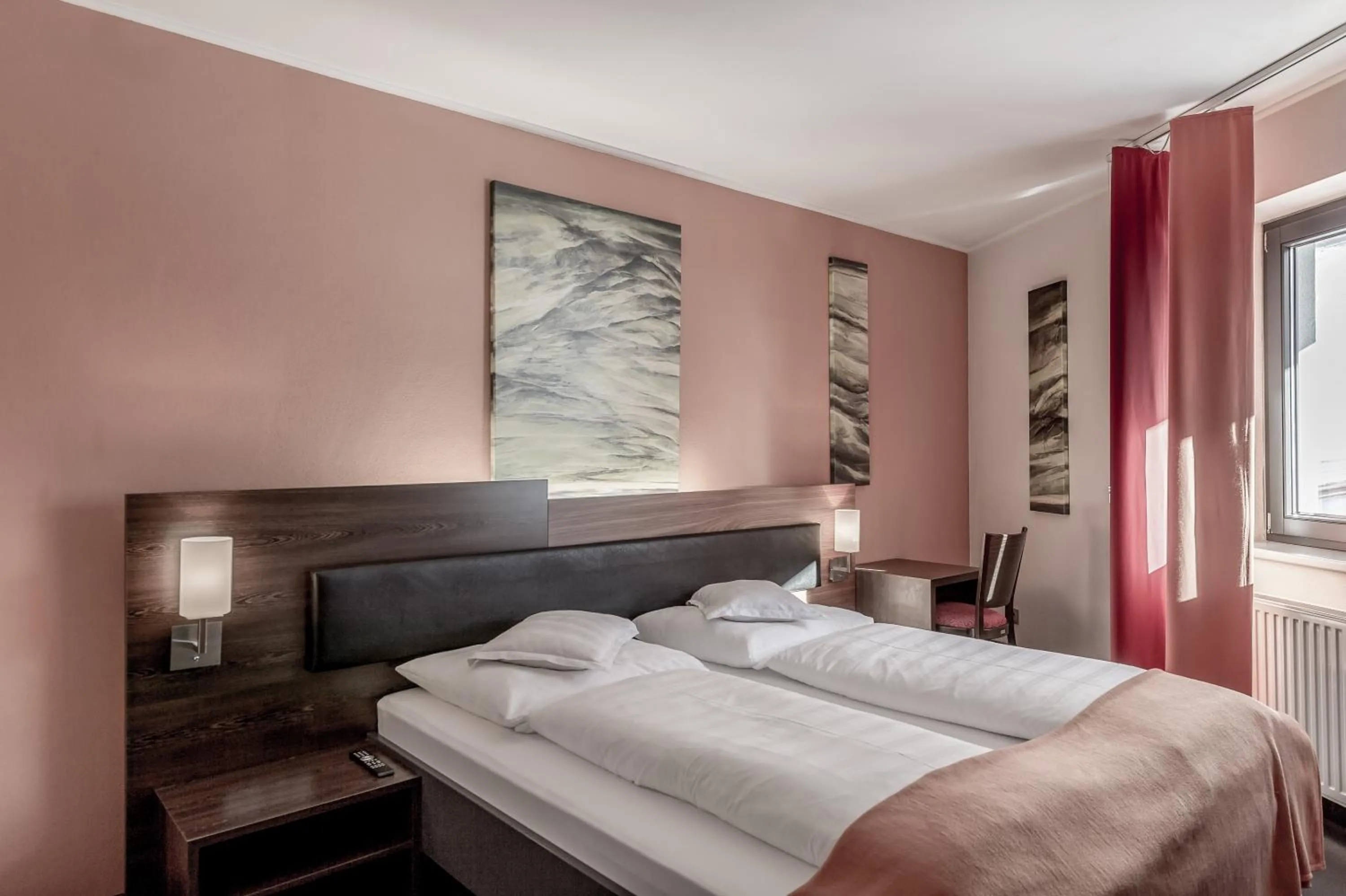 Photo of the whole room, Bed in Josl Mountain Lounging Hotel - Adults only!