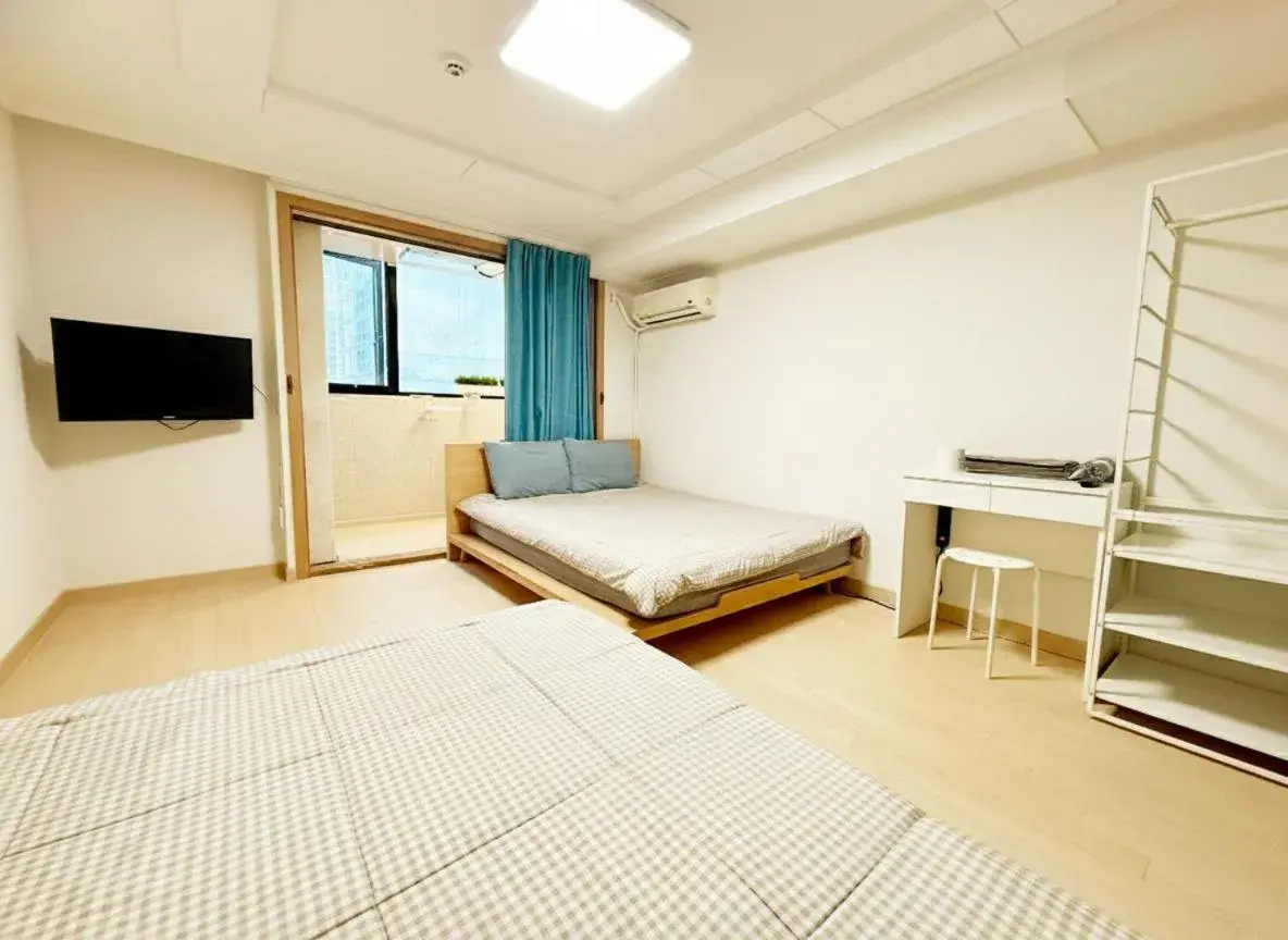 Bed in Namsan Forest in Myeongdong Bed in Namsan Forest in Myeongdong