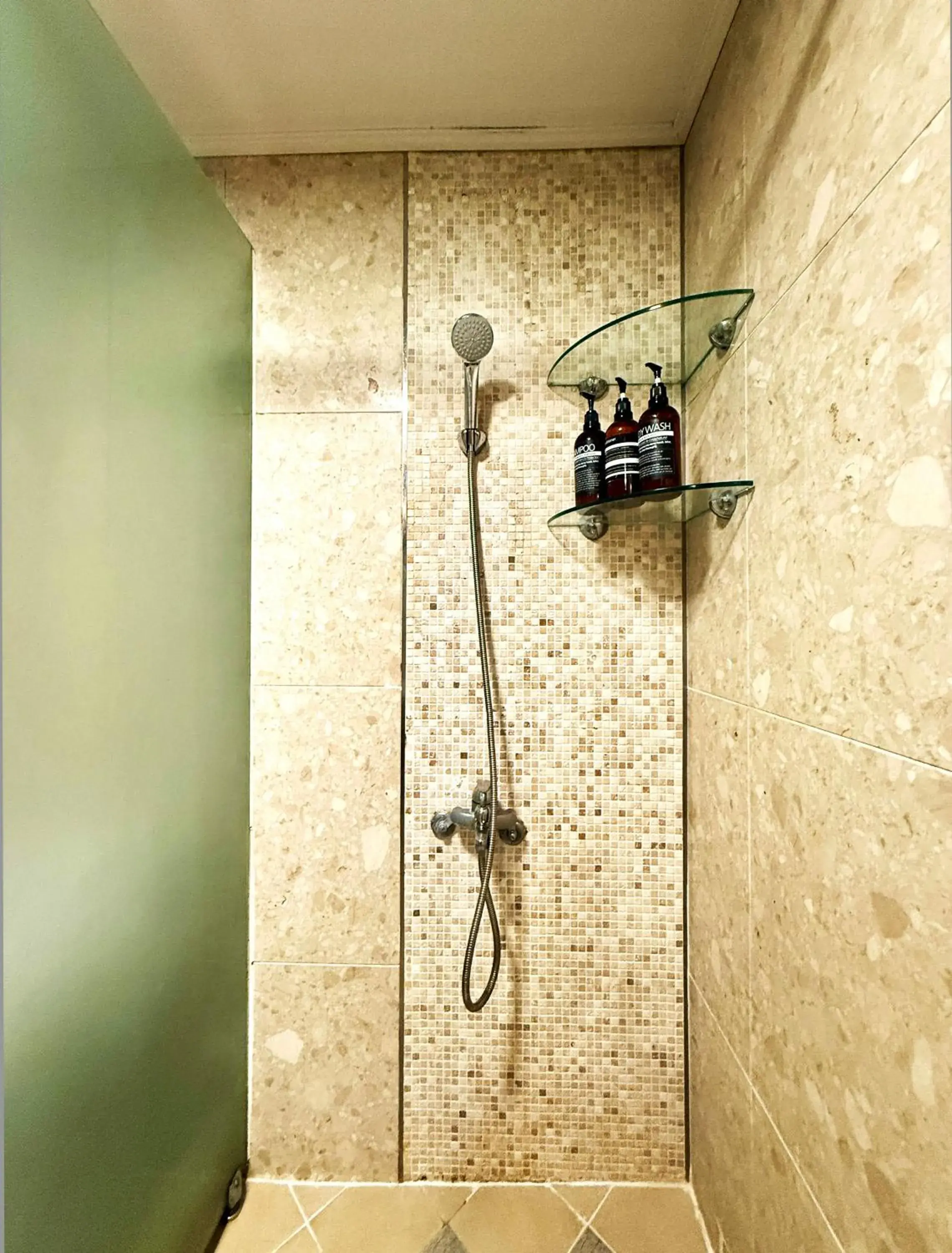 Shower in Namsan Forest in Myeongdong Shower in Namsan Forest in Myeongdong