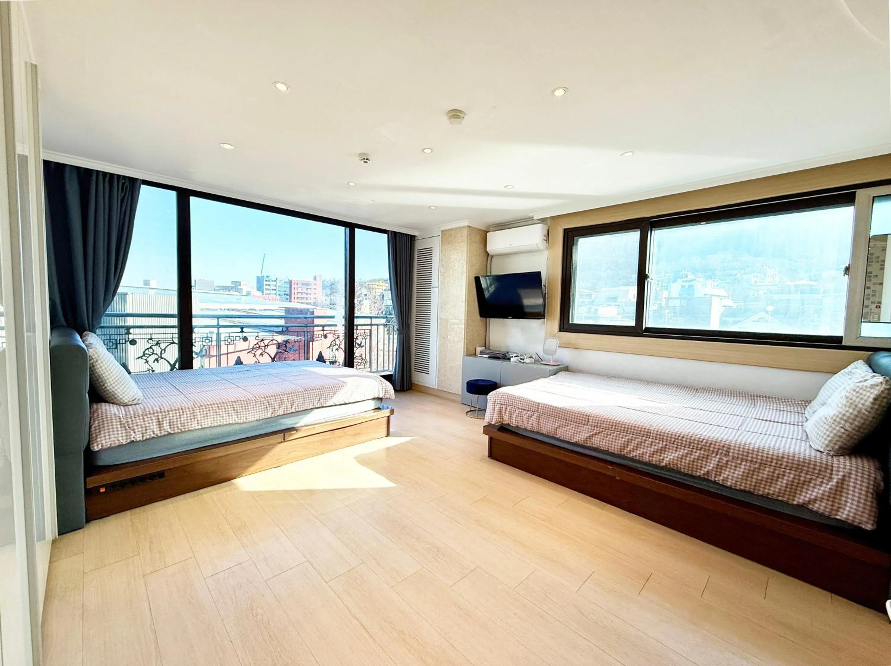 Photo of the whole room, Bed in Namsan Forest in Myeongdong