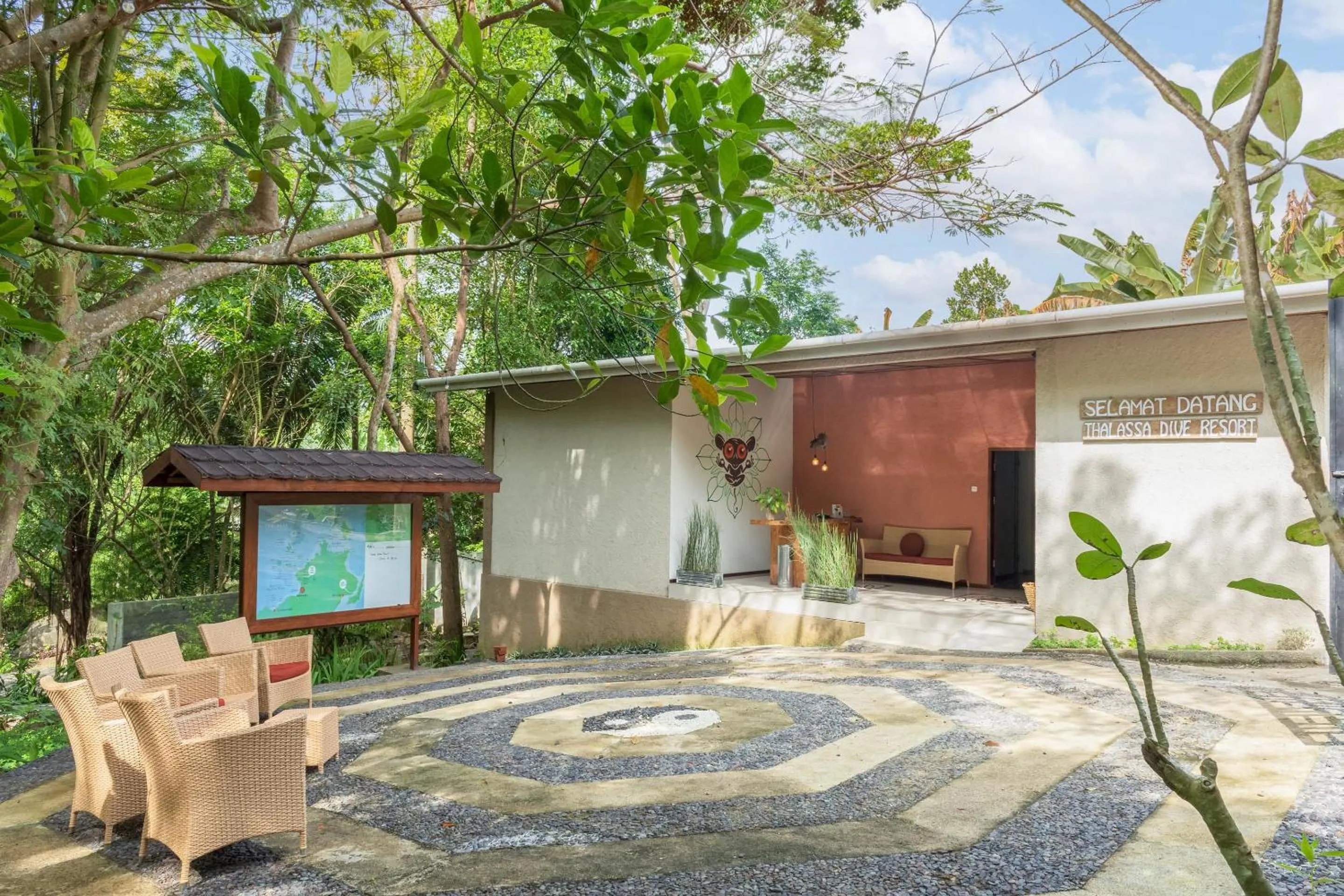 Lobby or reception in Thalassa Dive & Wellbeing Resort Manado