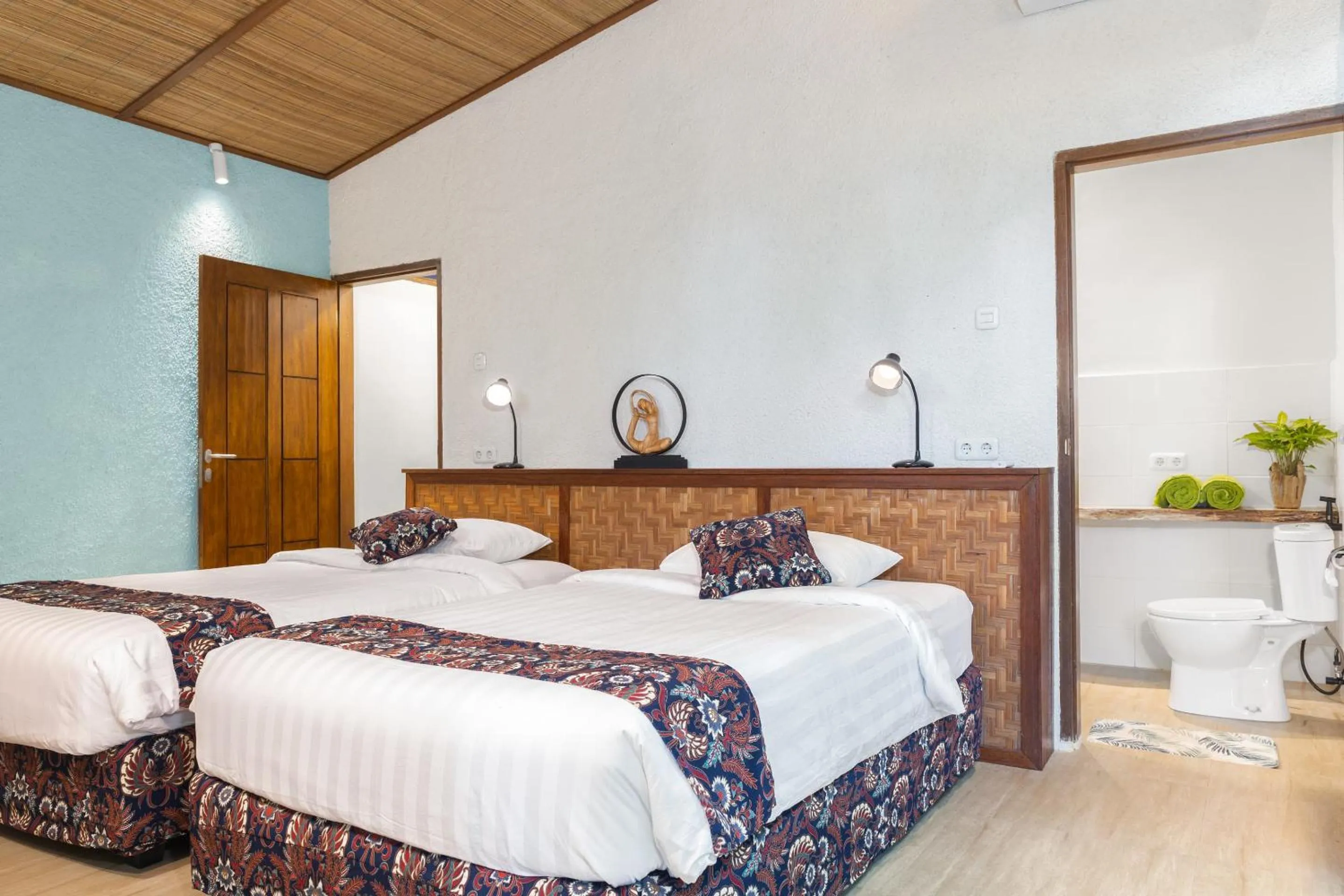 Toilet, Bed in Thalassa Dive & Wellbeing Resort Manado