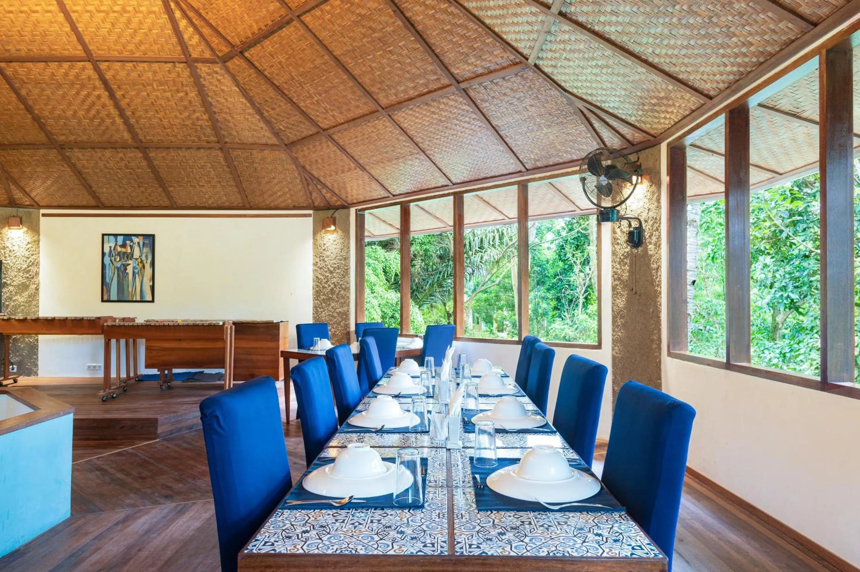 Restaurant/places to eat in Thalassa Dive & Wellbeing Resort Manado