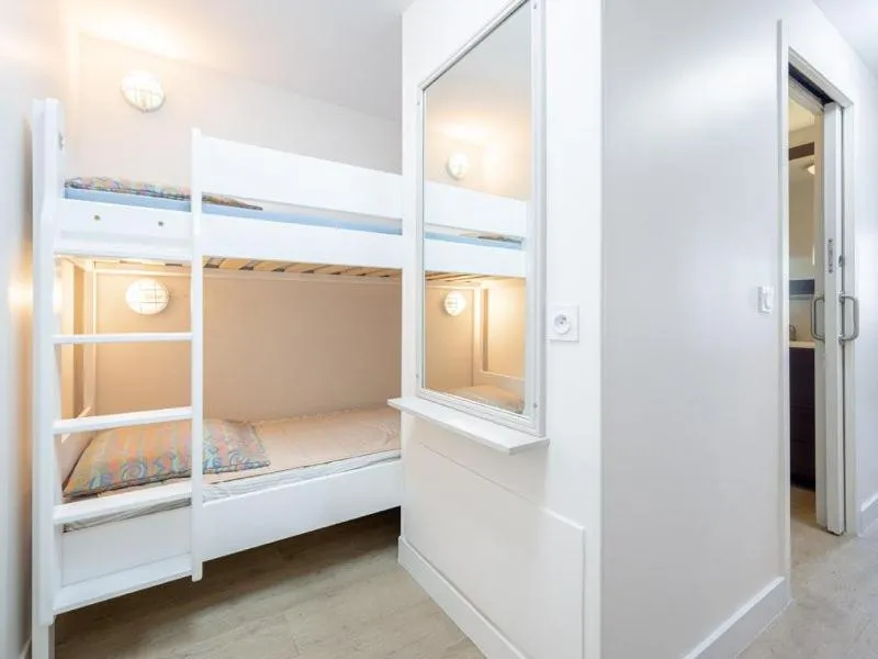 bunk bed, Bed in Les jardins de la Côte d'azur