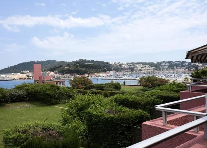 Sea view in Les jardins de la Côte d'azur