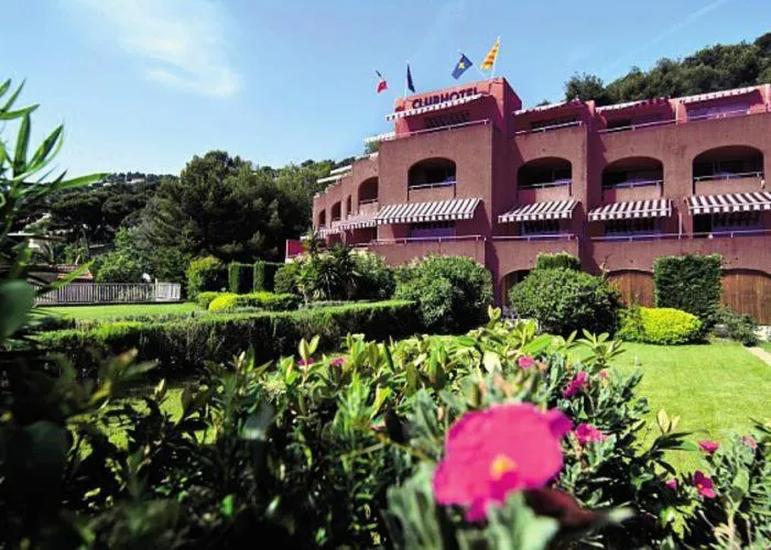Property building in Les jardins de la Côte d'azur
