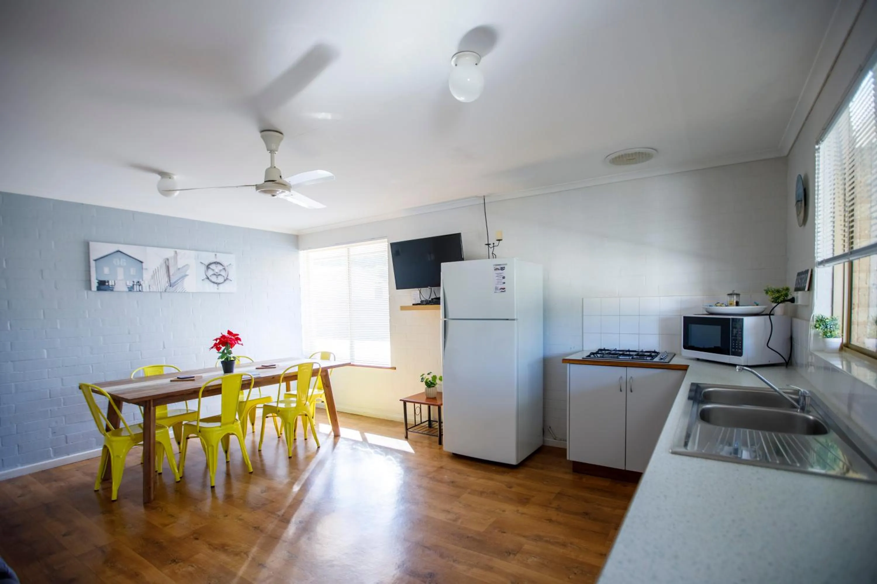 Kitchen or kitchenette in Shark Bay Seafront Apartments