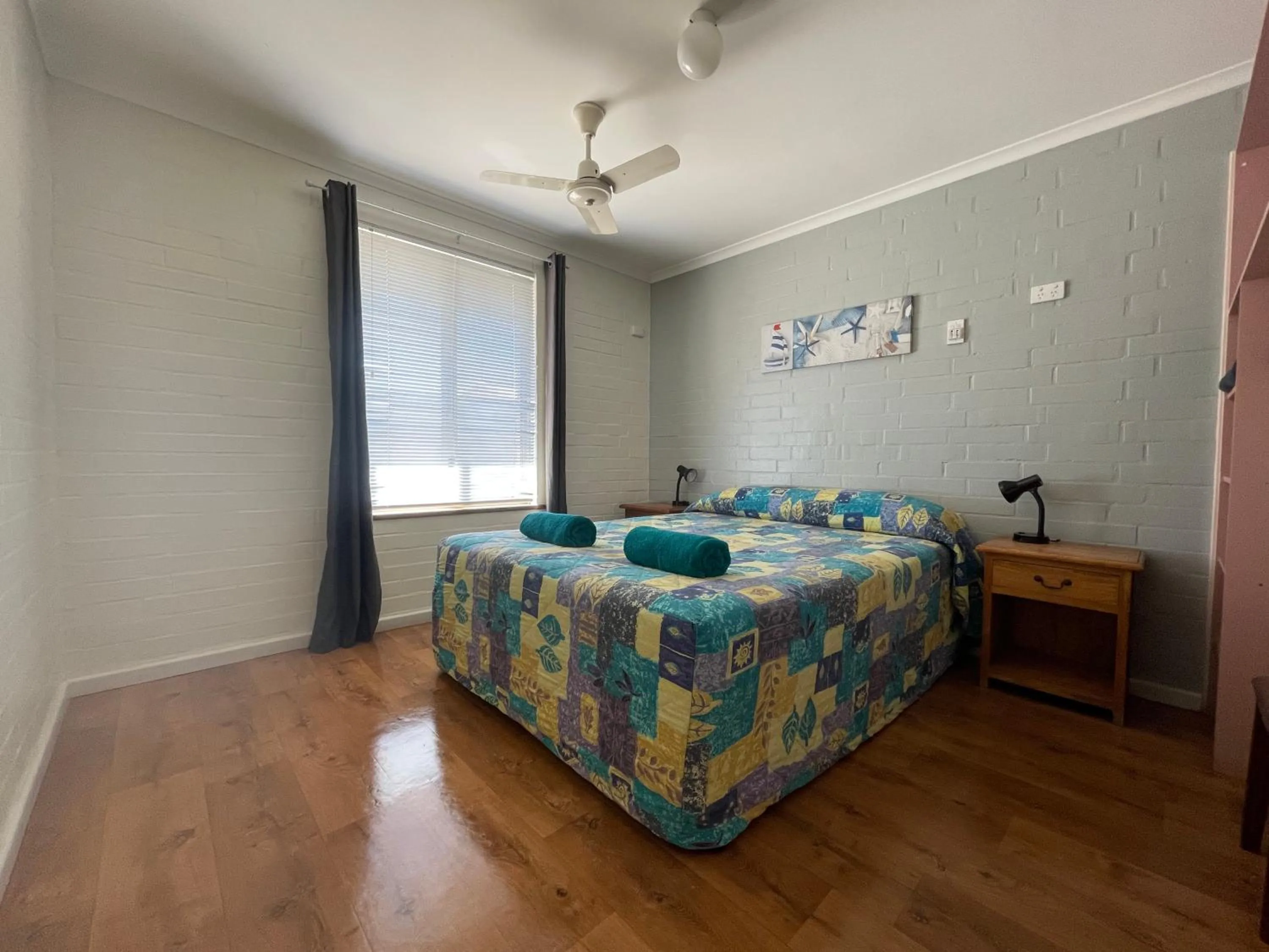 Photo of the whole room, Bed in Shark Bay Seafront Apartments