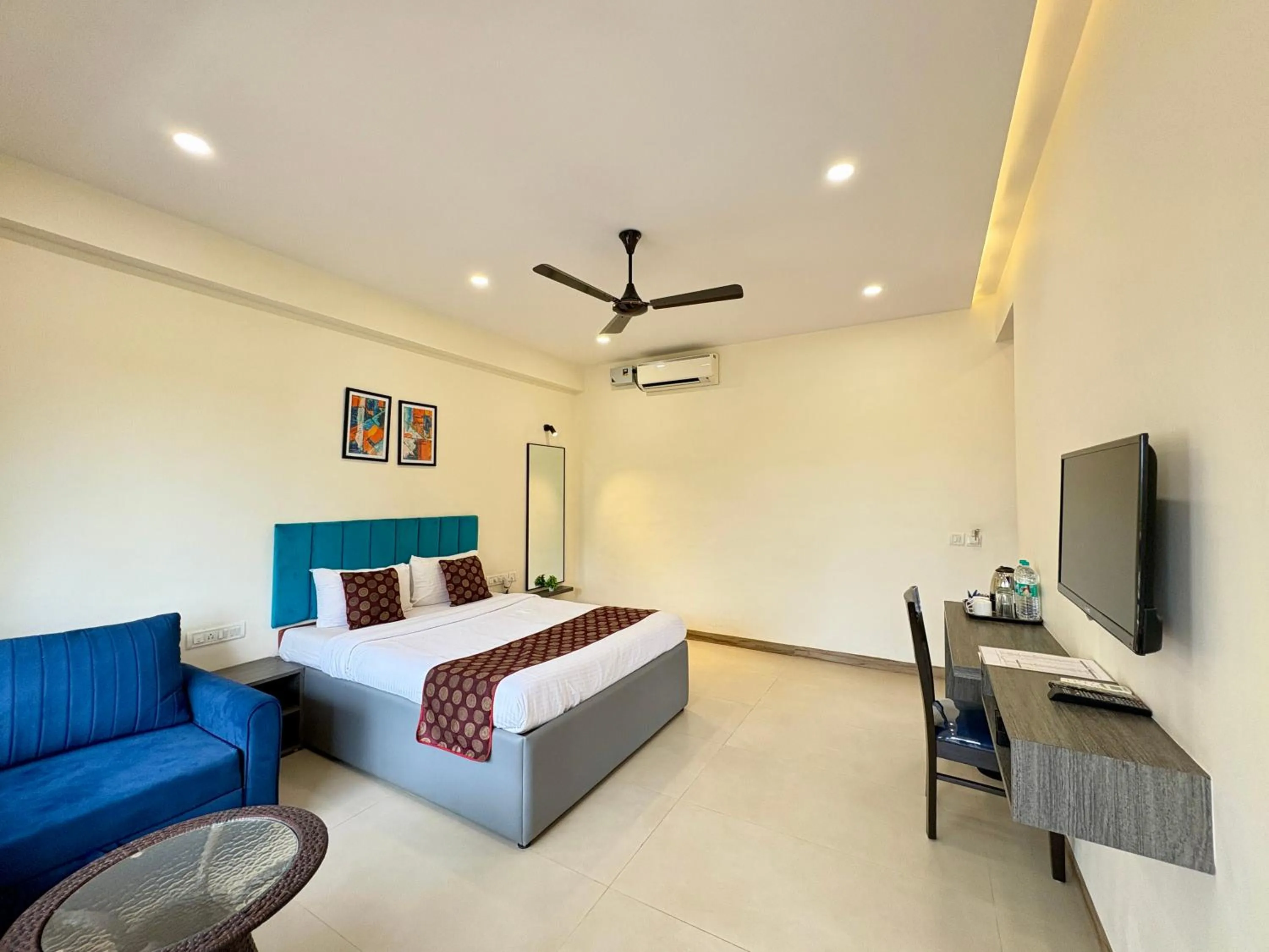 Bed in Girivihar Holiday Club - Pure Veg